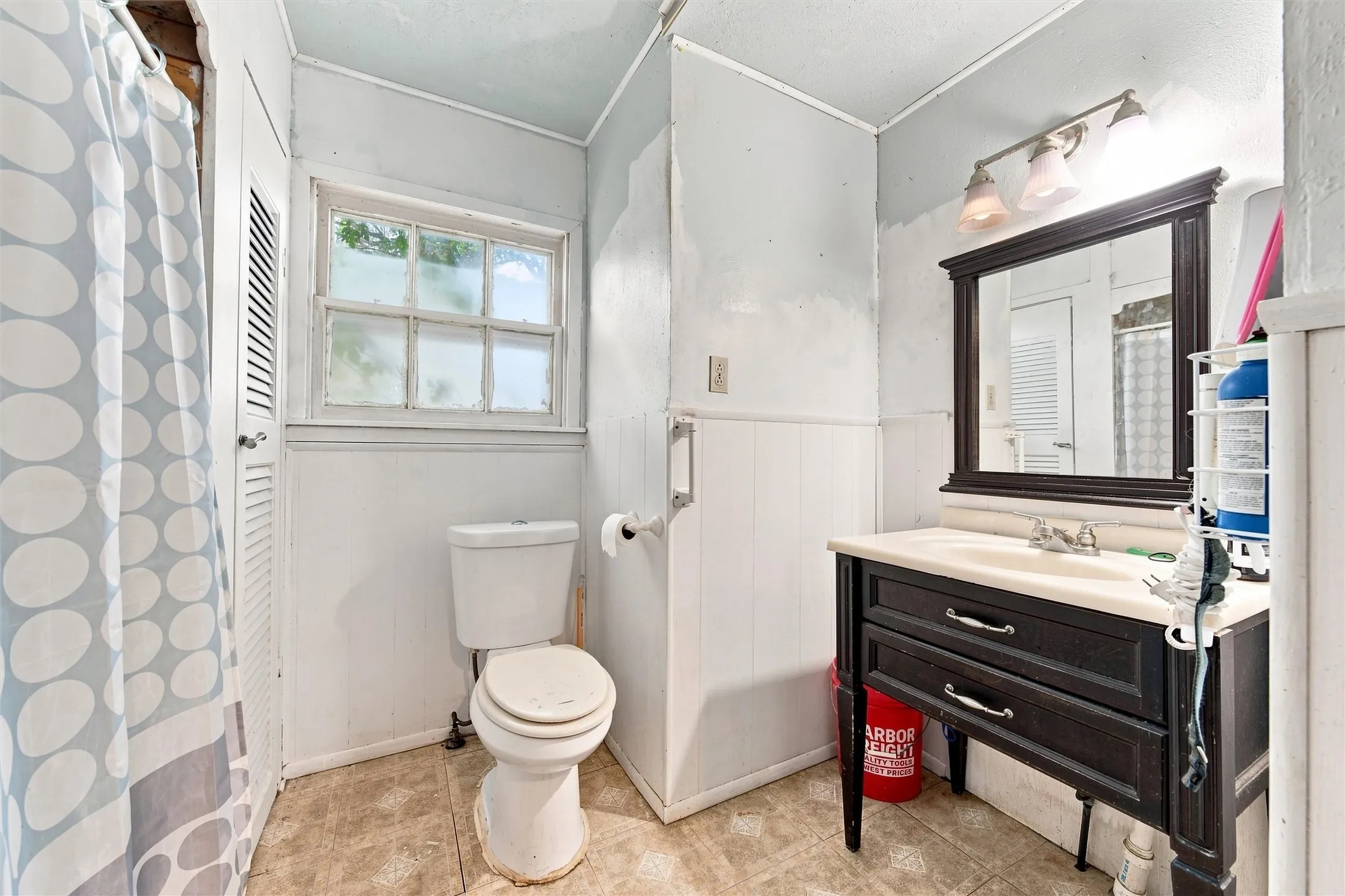Single Family Residence For Sale in Mc Lennan County , 3840 Parrish Street, Bellmead, Texas 76705, 3 Bedroom, 2 Bathroom, Garage spaces, 1,340 Sqft, built in 1949, mls#21348995, Real Estate Agent in Bellmead, Homes For Sale in Mc Lennan county, Homes For Sale in Bellmead, Realtor in Bellmead Texas, Real Estate Brokerage Independent Realty Texas, Luminita Cordes Realtor