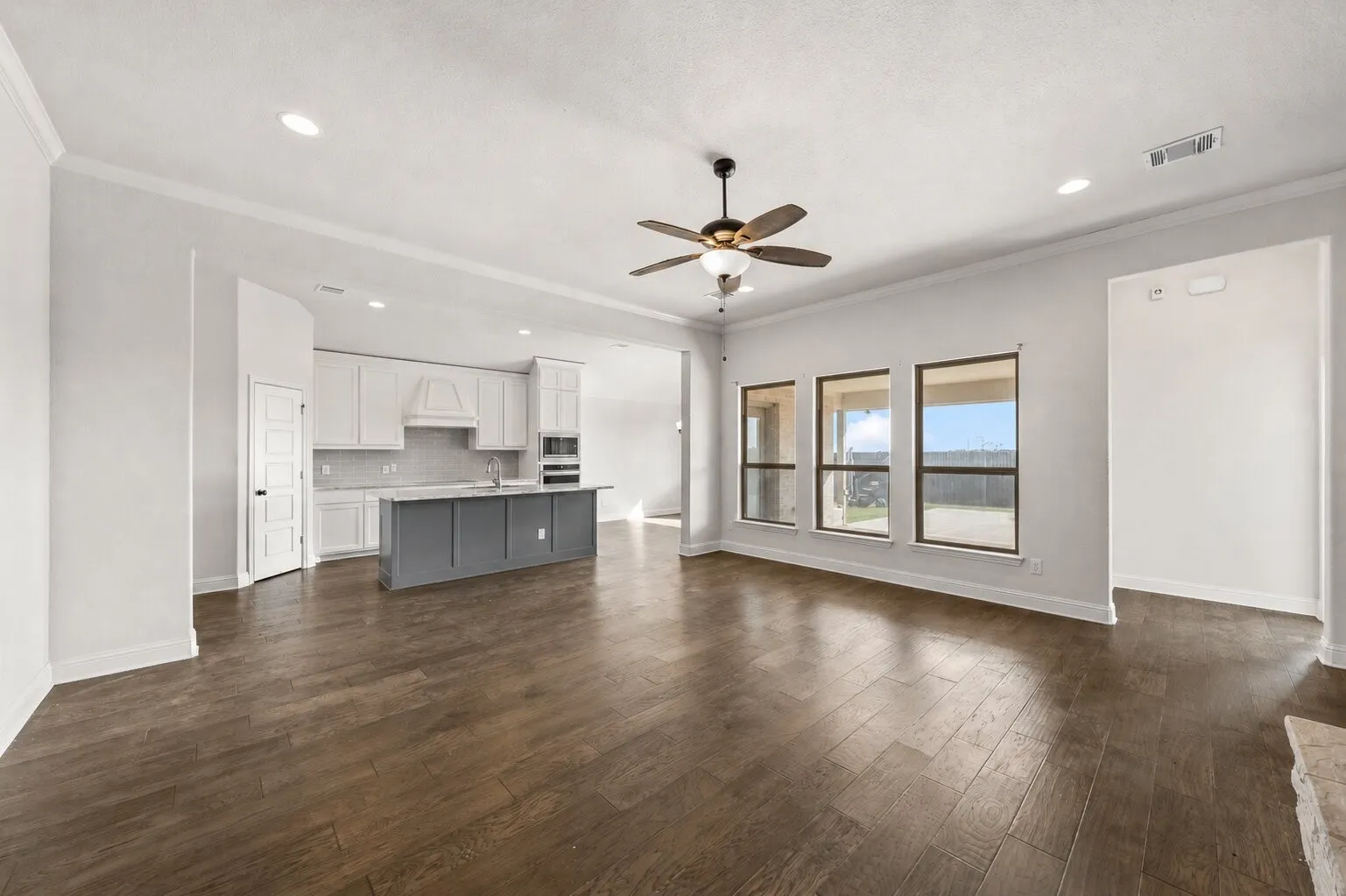 Single Family Residence For Sale in Mc Lennan County , 336 Oak Meadow Trail, Waco, Texas 76657, 4 Bedroom, 2 Bathroom, 2 Garage spaces, 2,222 Sqft, built in 2021, mls#21353725, Real Estate Agent in Waco, Homes For Sale in Mc Lennan county, Homes For Sale in Waco, Realtor in Waco Texas, Real Estate Brokerage Independent Realty Texas, Luminita Cordes Realtor