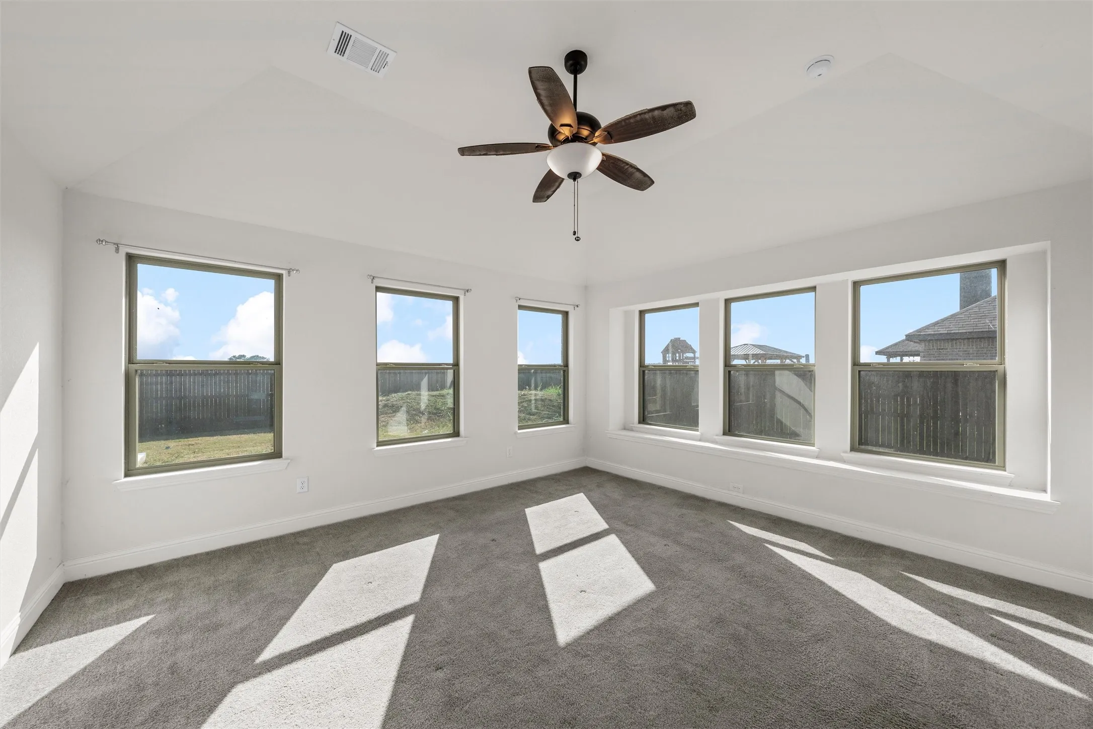 Single Family Residence For Sale in Mc Lennan County , 336 Oak Meadow Trail, Waco, Texas 76657, 4 Bedroom, 2 Bathroom, 2 Garage spaces, 2,222 Sqft, built in 2021, mls#21353725, Real Estate Agent in Waco, Homes For Sale in Mc Lennan county, Homes For Sale in Waco, Realtor in Waco Texas, Real Estate Brokerage Independent Realty Texas, Luminita Cordes Realtor