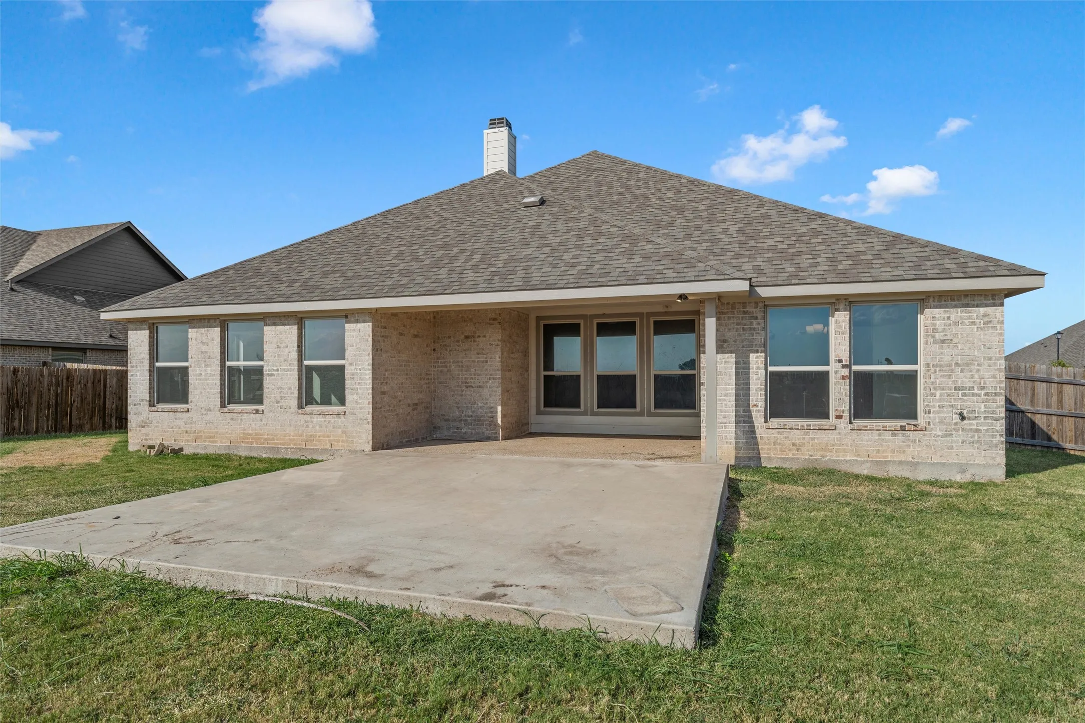 Single Family Residence For Sale in Mc Lennan County , 336 Oak Meadow Trail, Waco, Texas 76657, 4 Bedroom, 2 Bathroom, 2 Garage spaces, 2,222 Sqft, built in 2021, mls#21353725, Real Estate Agent in Waco, Homes For Sale in Mc Lennan county, Homes For Sale in Waco, Realtor in Waco Texas, Real Estate Brokerage Independent Realty Texas, Luminita Cordes Realtor