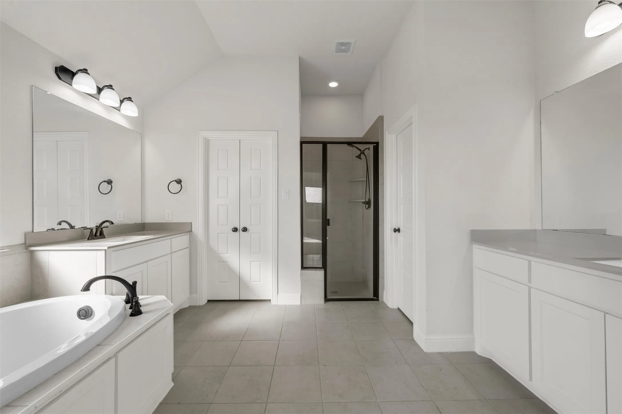 Single Family Residence For Sale in Mc Lennan County , 336 Oak Meadow Trail, Waco, Texas 76657, 4 Bedroom, 2 Bathroom, 2 Garage spaces, 2,222 Sqft, built in 2021, mls#21353725, Real Estate Agent in Waco, Homes For Sale in Mc Lennan county, Homes For Sale in Waco, Realtor in Waco Texas, Real Estate Brokerage Independent Realty Texas, Luminita Cordes Realtor
