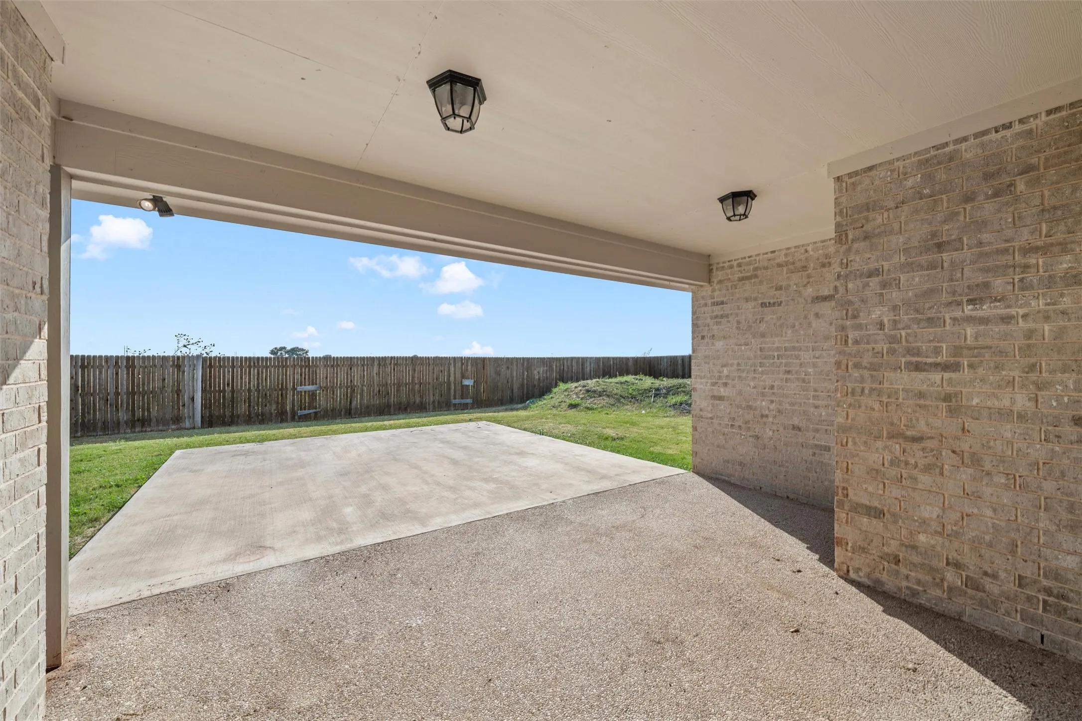 Single Family Residence For Sale in Mc Lennan County , 336 Oak Meadow Trail, Waco, Texas 76657, 4 Bedroom, 2 Bathroom, 2 Garage spaces, 2,222 Sqft, built in 2021, mls#21353725, Real Estate Agent in Waco, Homes For Sale in Mc Lennan county, Homes For Sale in Waco, Realtor in Waco Texas, Real Estate Brokerage Independent Realty Texas, Luminita Cordes Realtor