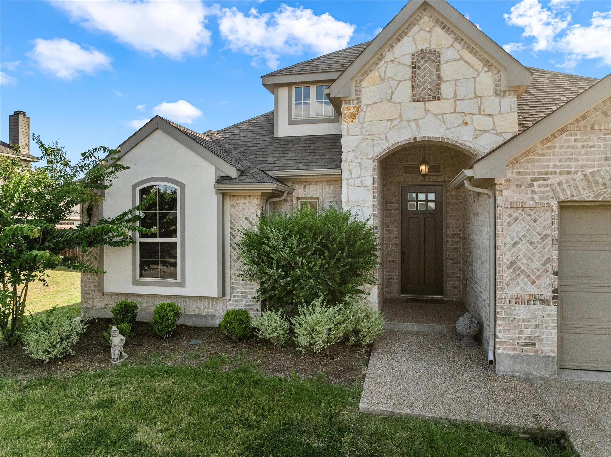 Single Family Residence For Sale in Mc Lennan County , 336 Oak Meadow Trail, Waco, Texas 76657, 4 Bedroom, 2 Bathroom, 2 Garage spaces, 2,222 Sqft, built in 2021, mls#21353725, Real Estate Agent in Waco, Homes For Sale in Mc Lennan county, Homes For Sale in Waco, Realtor in Waco Texas, Real Estate Brokerage Independent Realty Texas, Luminita Cordes Realtor