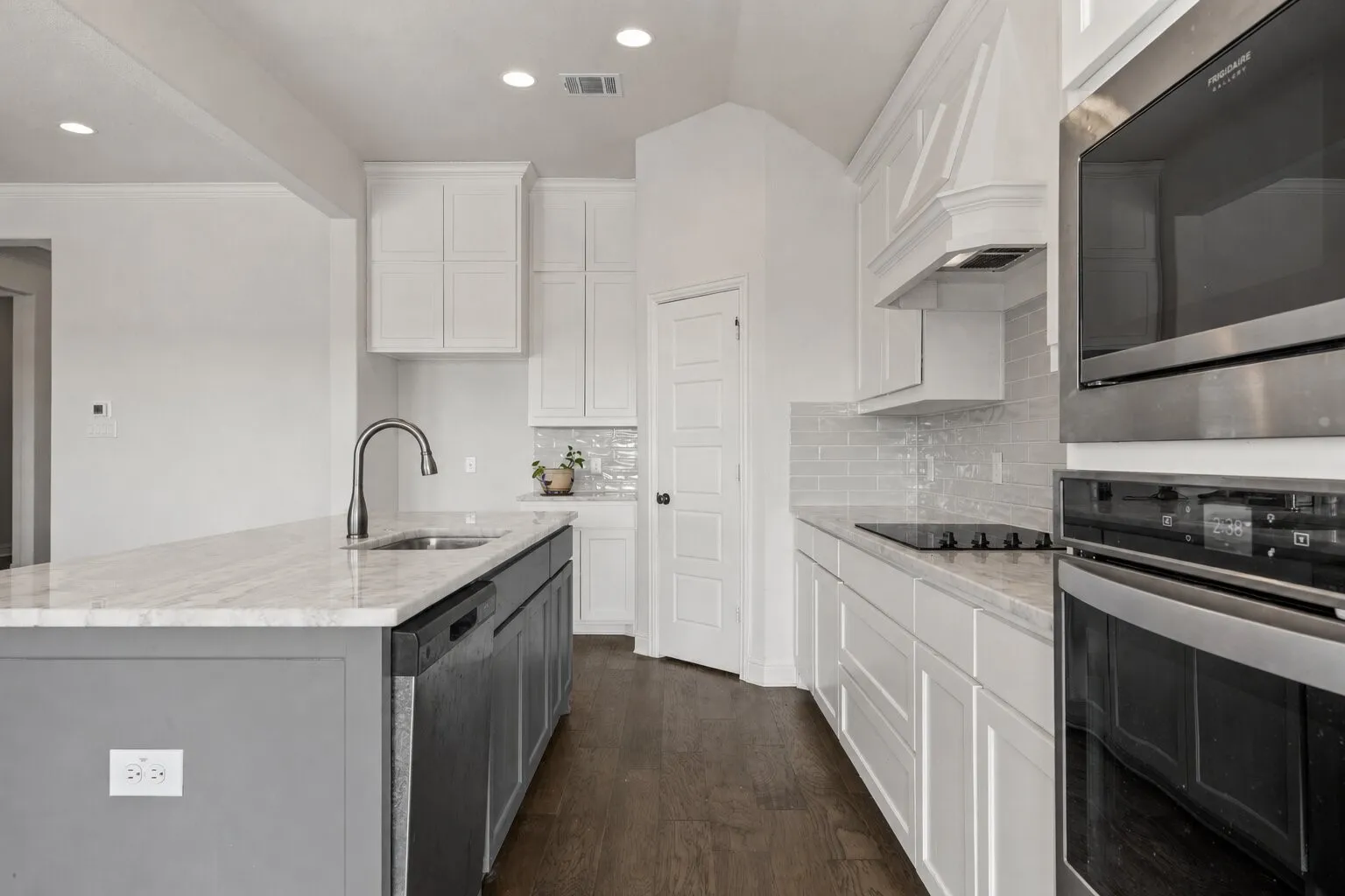 Single Family Residence For Sale in Mc Lennan County , 336 Oak Meadow Trail, Waco, Texas 76657, 4 Bedroom, 2 Bathroom, 2 Garage spaces, 2,222 Sqft, built in 2021, mls#21353725, Real Estate Agent in Waco, Homes For Sale in Mc Lennan county, Homes For Sale in Waco, Realtor in Waco Texas, Real Estate Brokerage Independent Realty Texas, Luminita Cordes Realtor