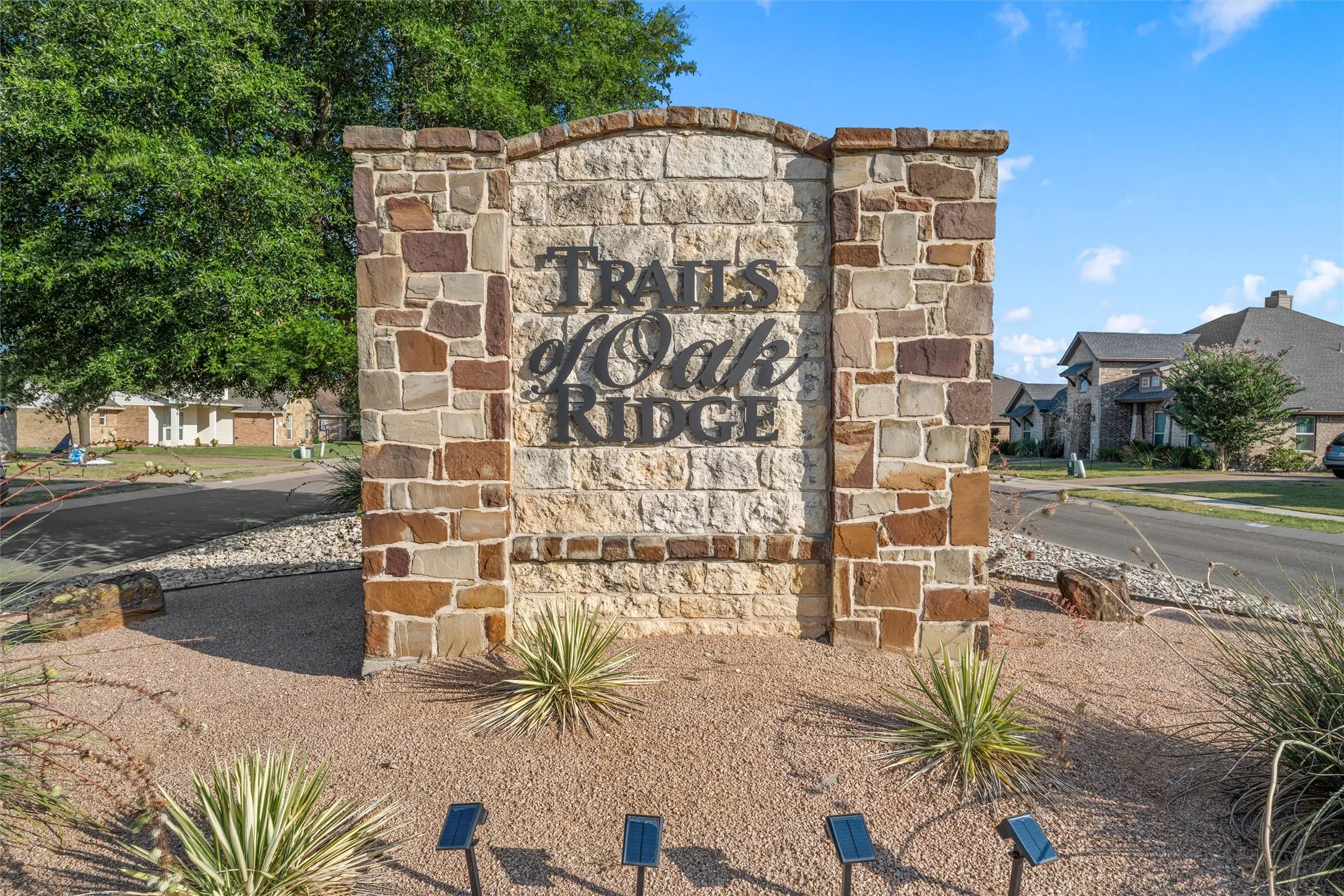 Single Family Residence For Sale in Mc Lennan County , 336 Oak Meadow Trail, Waco, Texas 76657, 4 Bedroom, 2 Bathroom, 2 Garage spaces, 2,222 Sqft, built in 2021, mls#21353725, Real Estate Agent in Waco, Homes For Sale in Mc Lennan county, Homes For Sale in Waco, Realtor in Waco Texas, Real Estate Brokerage Independent Realty Texas, Luminita Cordes Realtor