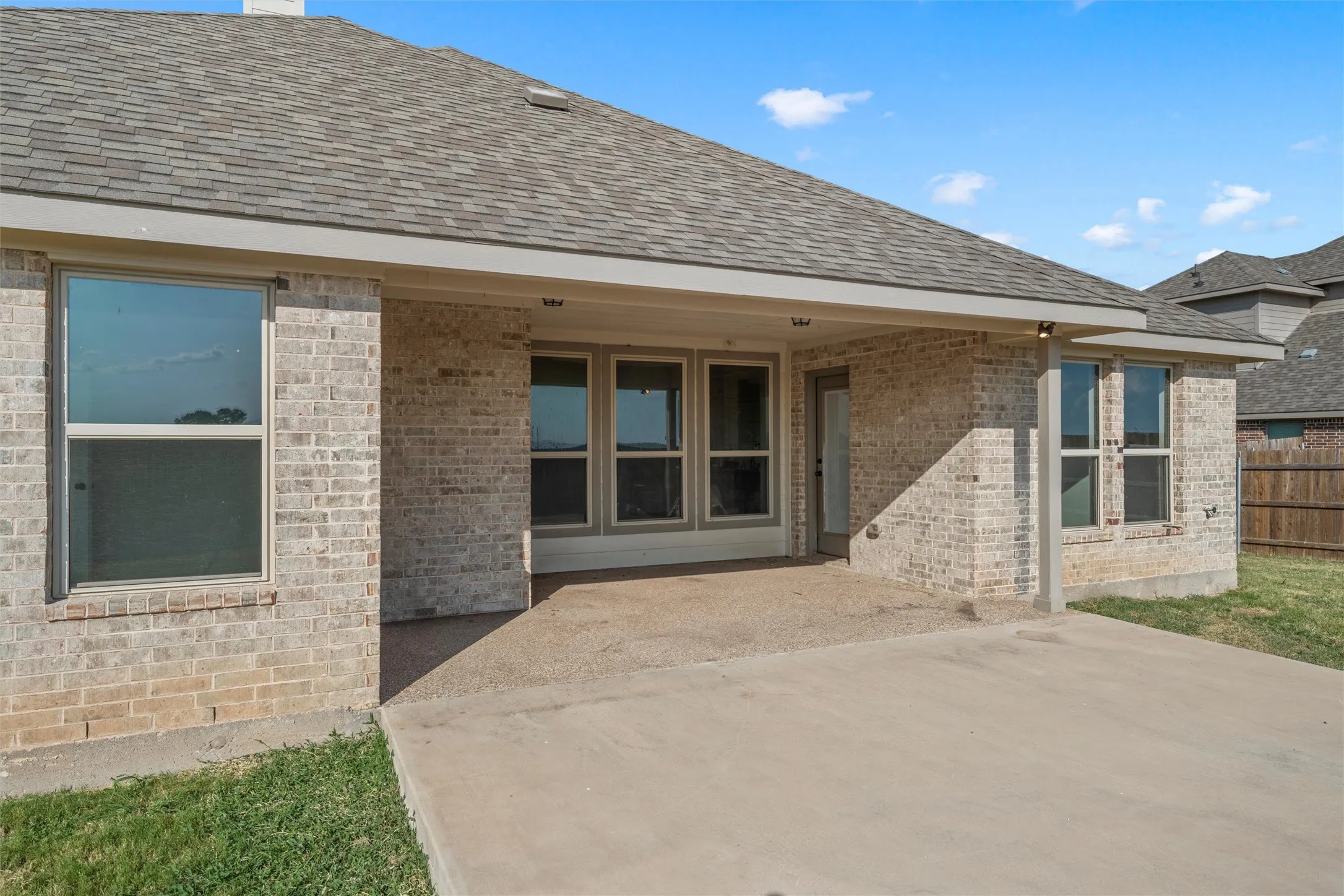 Single Family Residence For Sale in Mc Lennan County , 336 Oak Meadow Trail, Waco, Texas 76657, 4 Bedroom, 2 Bathroom, 2 Garage spaces, 2,222 Sqft, built in 2021, mls#21353725, Real Estate Agent in Waco, Homes For Sale in Mc Lennan county, Homes For Sale in Waco, Realtor in Waco Texas, Real Estate Brokerage Independent Realty Texas, Luminita Cordes Realtor