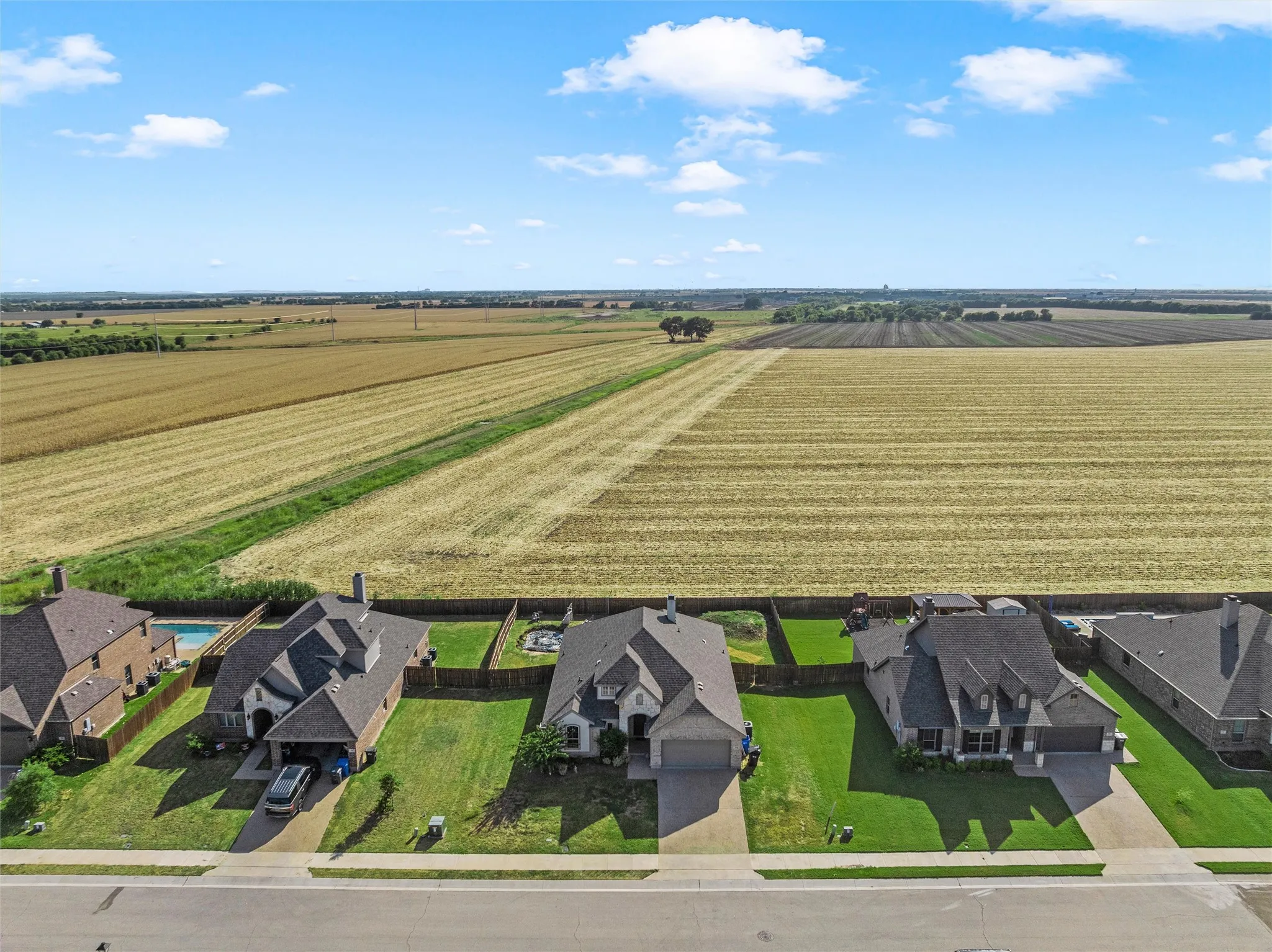 Single Family Residence For Sale in Mc Lennan County , 336 Oak Meadow Trail, Waco, Texas 76657, 4 Bedroom, 2 Bathroom, 2 Garage spaces, 2,222 Sqft, built in 2021, mls#21353725, Real Estate Agent in Waco, Homes For Sale in Mc Lennan county, Homes For Sale in Waco, Realtor in Waco Texas, Real Estate Brokerage Independent Realty Texas, Luminita Cordes Realtor