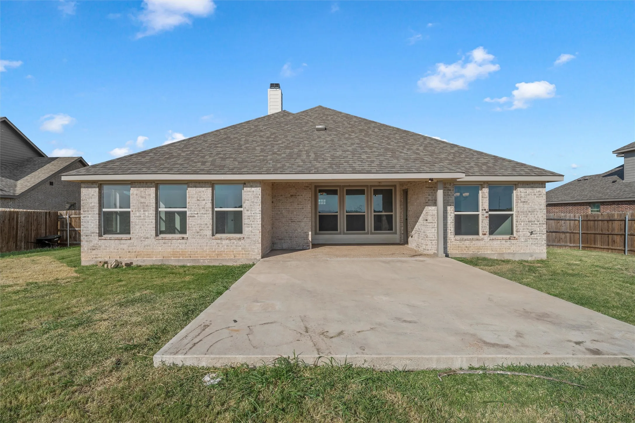 Single Family Residence For Sale in Mc Lennan County , 336 Oak Meadow Trail, Waco, Texas 76657, 4 Bedroom, 2 Bathroom, 2 Garage spaces, 2,222 Sqft, built in 2021, mls#21353725, Real Estate Agent in Waco, Homes For Sale in Mc Lennan county, Homes For Sale in Waco, Realtor in Waco Texas, Real Estate Brokerage Independent Realty Texas, Luminita Cordes Realtor