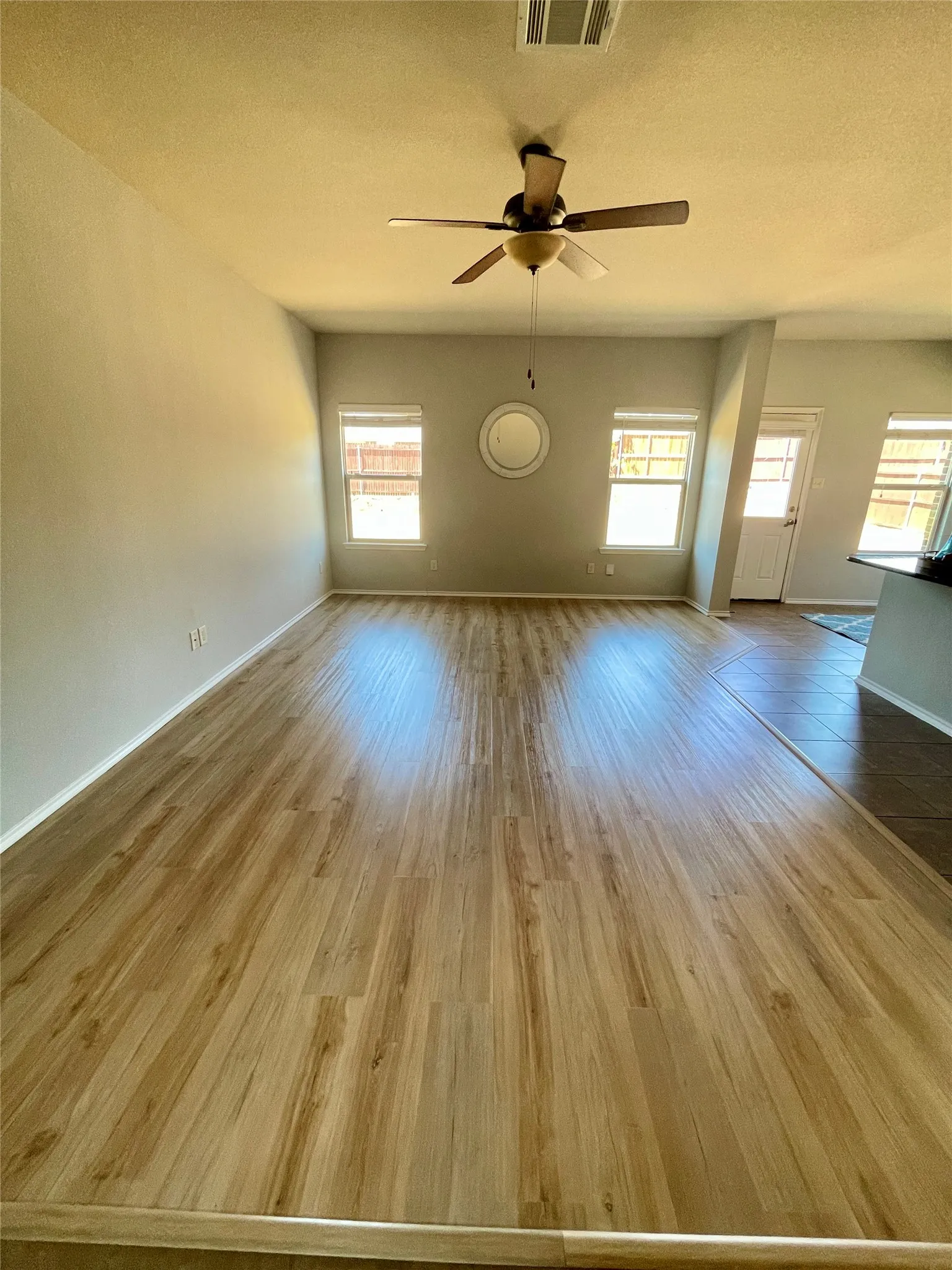 Single Family Residence For Sale in Collin County , 406 Paddock Lane, Celina, Texas 75009, 5 Bedroom, 3 Bathroom, 2 Garage spaces, 2,586 Sqft, built in 2014, Price $435,000, mls#21359572, Real Estate Agent in Celina, Homes For Sale in Collin county, Homes For Sale in Celina, Realtor in Celina Texas, Real Estate Brokerage Independent Realty Texas, Luminita Cordes Realtor