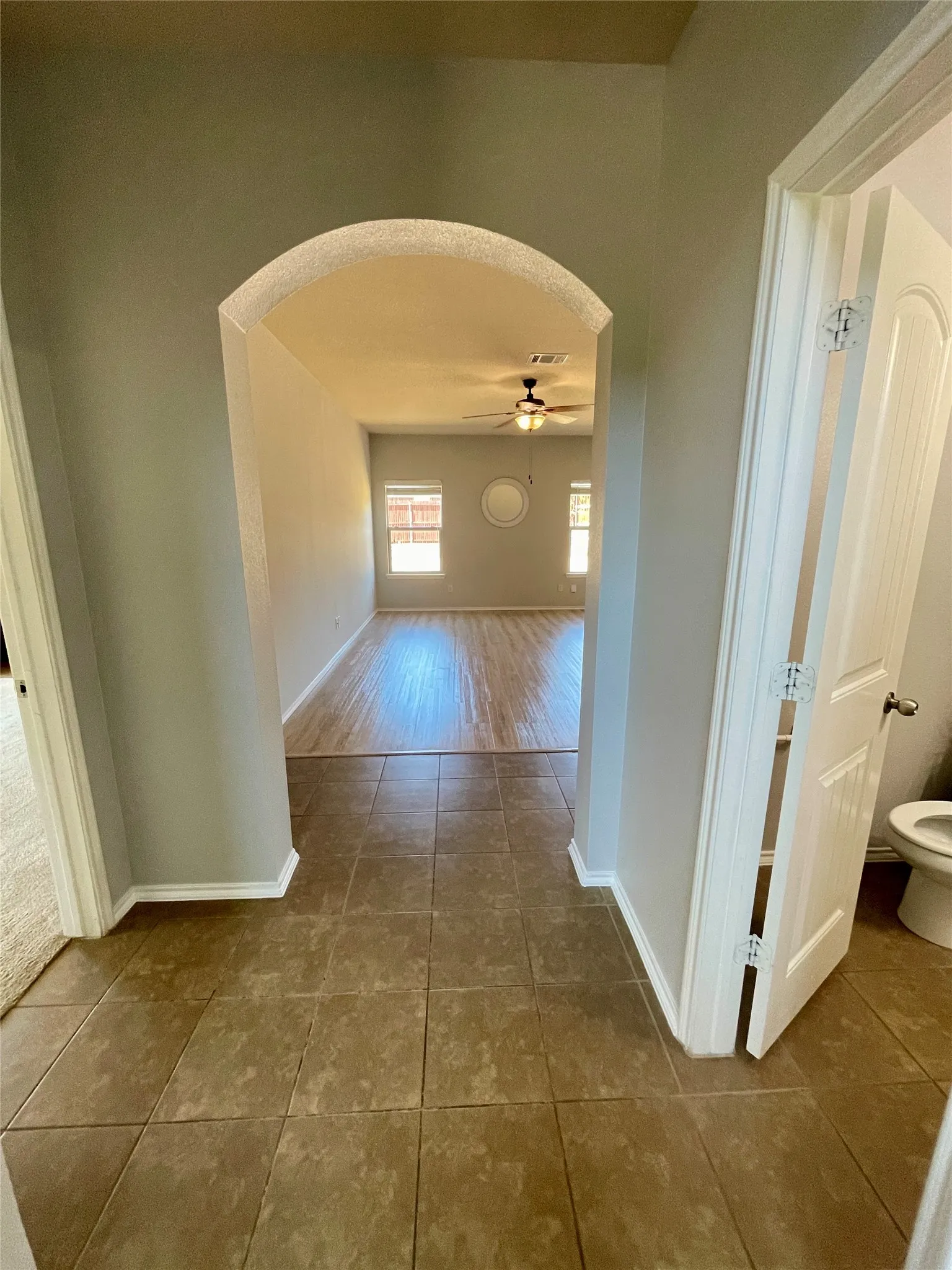 Single Family Residence For Sale in Collin County , 406 Paddock Lane, Celina, Texas 75009, 5 Bedroom, 3 Bathroom, 2 Garage spaces, 2,586 Sqft, built in 2014, Price $435,000, mls#21359572, Real Estate Agent in Celina, Homes For Sale in Collin county, Homes For Sale in Celina, Realtor in Celina Texas, Real Estate Brokerage Independent Realty Texas, Luminita Cordes Realtor