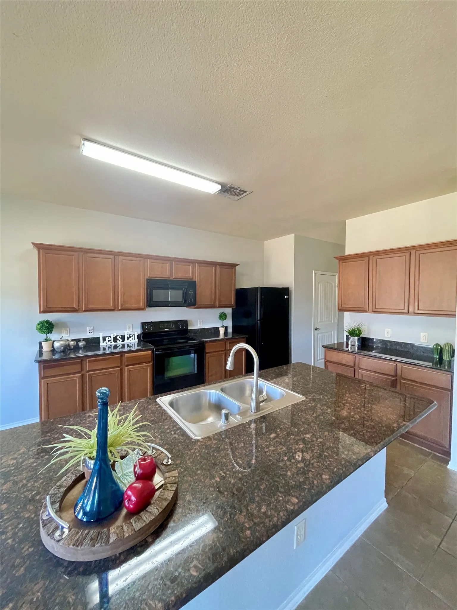 Single Family Residence For Sale in Collin County , 406 Paddock Lane, Celina, Texas 75009, 5 Bedroom, 3 Bathroom, 2 Garage spaces, 2,586 Sqft, built in 2014, Price $435,000, mls#21359572, Real Estate Agent in Celina, Homes For Sale in Collin county, Homes For Sale in Celina, Realtor in Celina Texas, Real Estate Brokerage Independent Realty Texas, Luminita Cordes Realtor