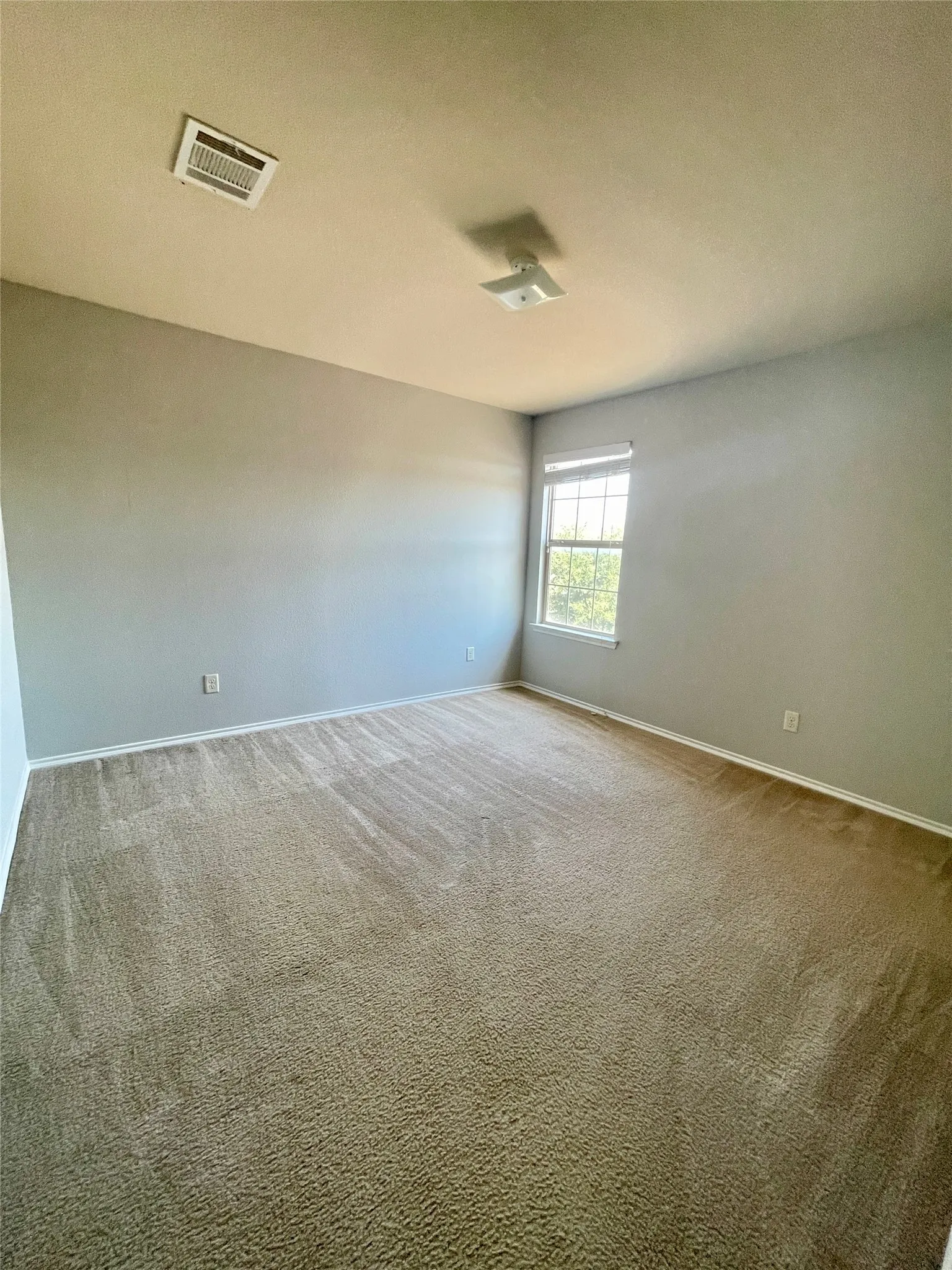 Single Family Residence For Sale in Collin County , 406 Paddock Lane, Celina, Texas 75009, 5 Bedroom, 3 Bathroom, 2 Garage spaces, 2,586 Sqft, built in 2014, Price $435,000, mls#21359572, Real Estate Agent in Celina, Homes For Sale in Collin county, Homes For Sale in Celina, Realtor in Celina Texas, Real Estate Brokerage Independent Realty Texas, Luminita Cordes Realtor