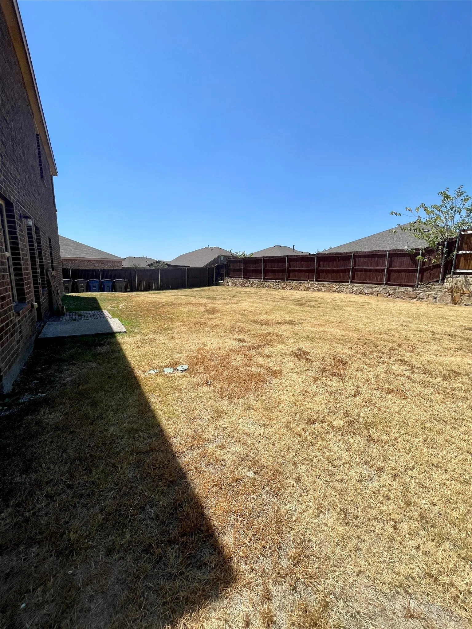 Single Family Residence For Sale in Collin County , 406 Paddock Lane, Celina, Texas 75009, 5 Bedroom, 3 Bathroom, 2 Garage spaces, 2,586 Sqft, built in 2014, Price $435,000, mls#21359572, Real Estate Agent in Celina, Homes For Sale in Collin county, Homes For Sale in Celina, Realtor in Celina Texas, Real Estate Brokerage Independent Realty Texas, Luminita Cordes Realtor