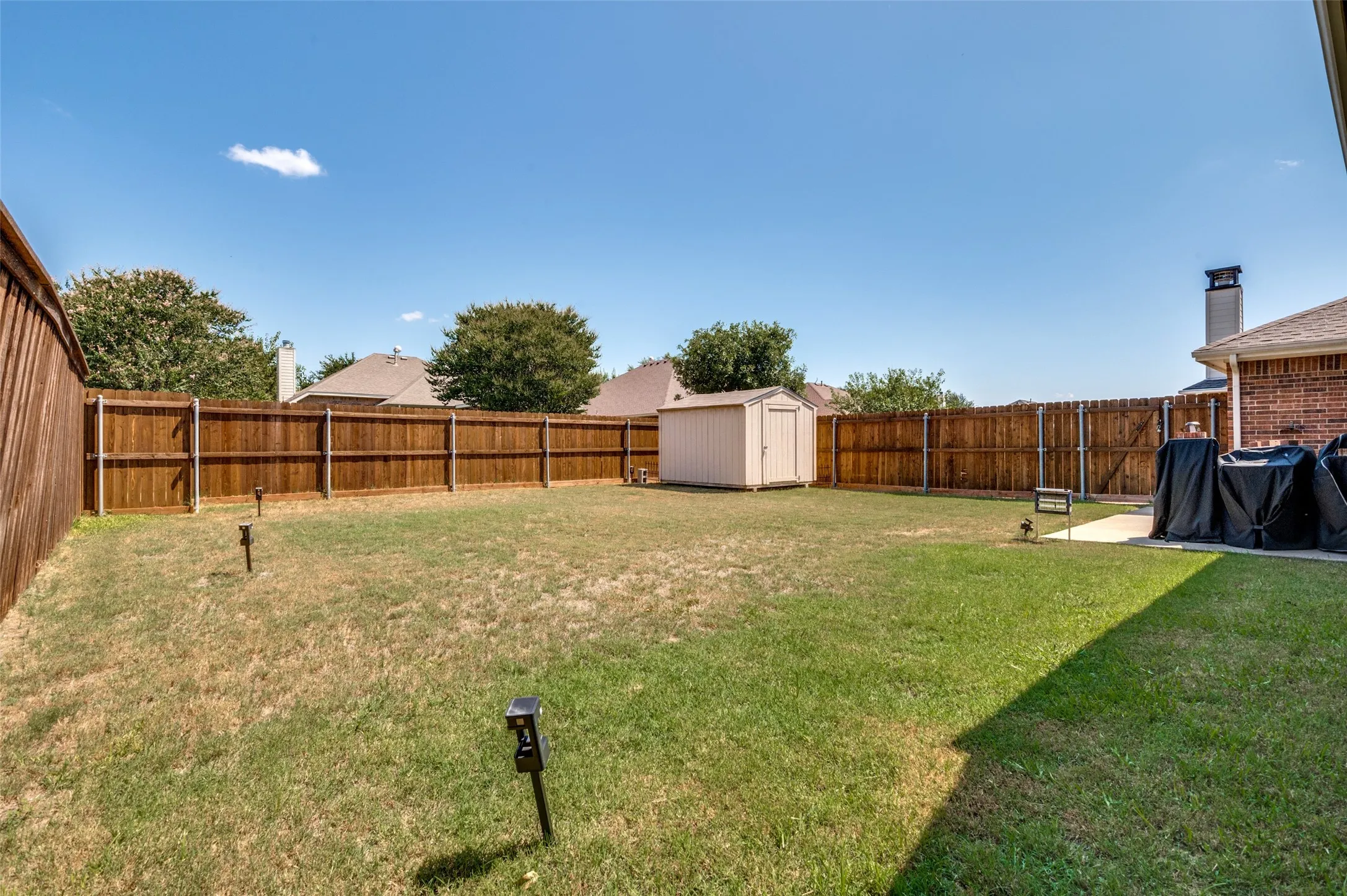 Single Family Residence For Sale in Ellis County , 517 Magnolia Lane, Glenn Heights, Texas 75154, 3 Bedroom, 2 Bathroom, 2 Garage spaces, 2,625 Sqft, built in 2006, mls#21357270, Real Estate Agent in Glenn Heights, Homes For Sale in Ellis county, Homes For Sale in Glenn Heights, Realtor in Glenn Heights Texas, Real Estate Brokerage Independent Realty Texas, Luminita Cordes Realtor