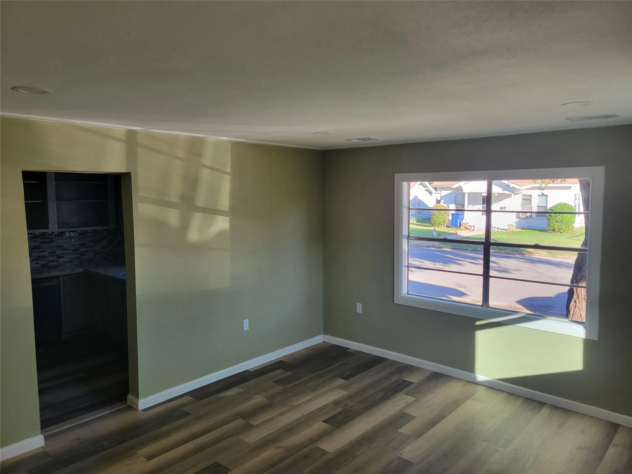 Single Family Residence For Sale in Brown County , 1618 2nd Street, Brownwood, Texas 76801, 3 Bedroom, 2 Bathroom, Garage spaces, 1,520 Sqft, built in 1900, mls#21359616, Real Estate Agent in Brownwood, Homes For Sale in Brown county, Homes For Sale in Brownwood, Realtor in Brownwood Texas, Real Estate Brokerage Independent Realty Texas, Luminita Cordes Realtor
