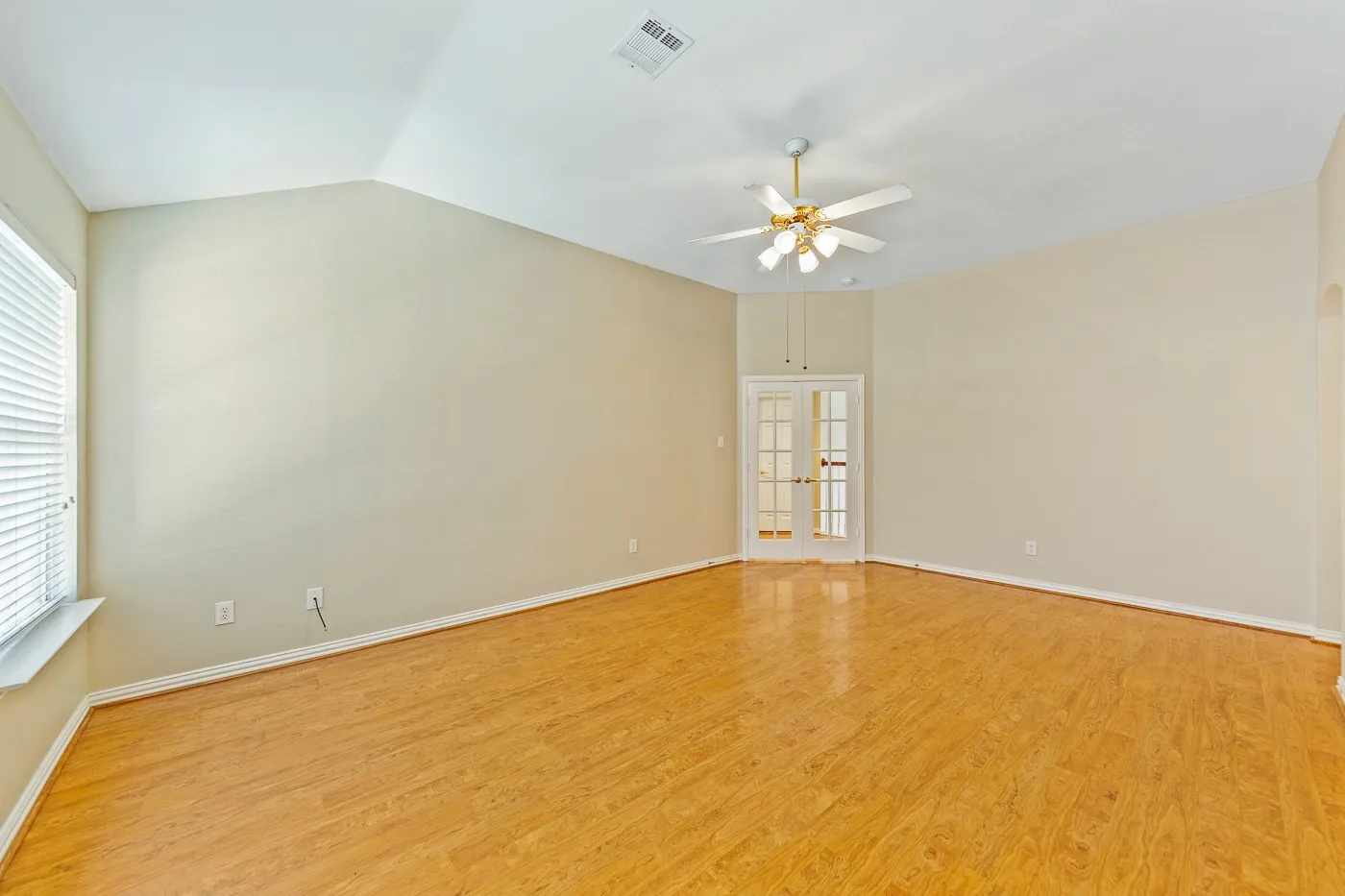 Single Family Residence For Rent in Collin County , 1503 Terlingua Court, Allen, Texas 75013, 4 Bedroom, 4 Bathroom, 2 Garage spaces, 3,214 Sqft, built in 2000, mls#21359608, Real Estate Agent in Allen, Homes For Rent in Collin county, Homes For Rent in Allen, Realtor in Allen Texas, Real Estate Brokerage Independent Realty Texas, Luminita Cordes Realtor