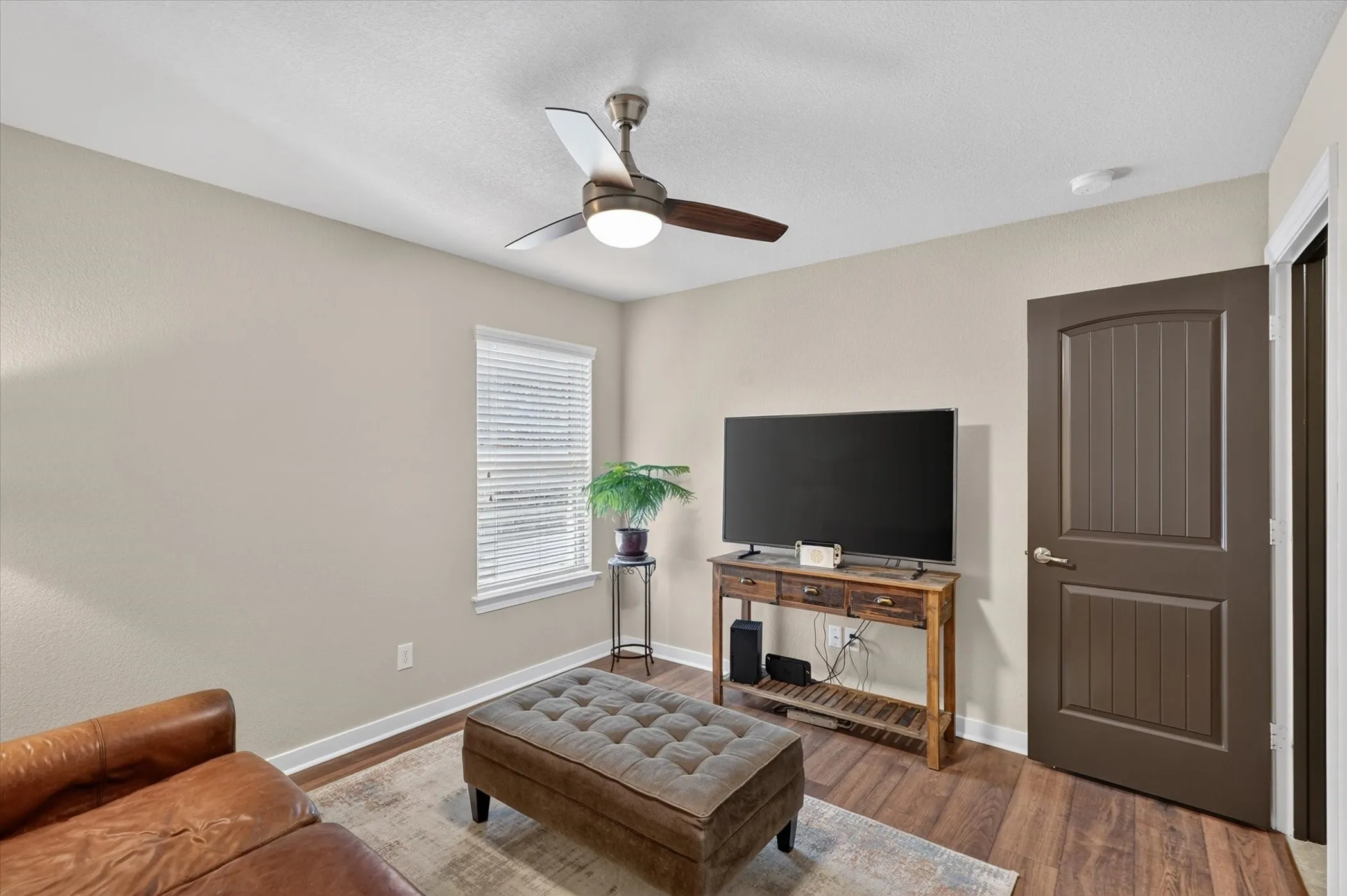 Single Family Residence For Sale in Denton County , 11820 Champion Creek Drive, Frisco, Texas 75036, 4 Bedroom, 2 Bathroom, 2 Garage spaces, 1,852 Sqft, built in 2014, mls#21356442, Real Estate Agent in Frisco, Homes For Sale in Denton county, Homes For Sale in Frisco, Realtor in Frisco Texas, Real Estate Brokerage Independent Realty Texas, Luminita Cordes Realtor