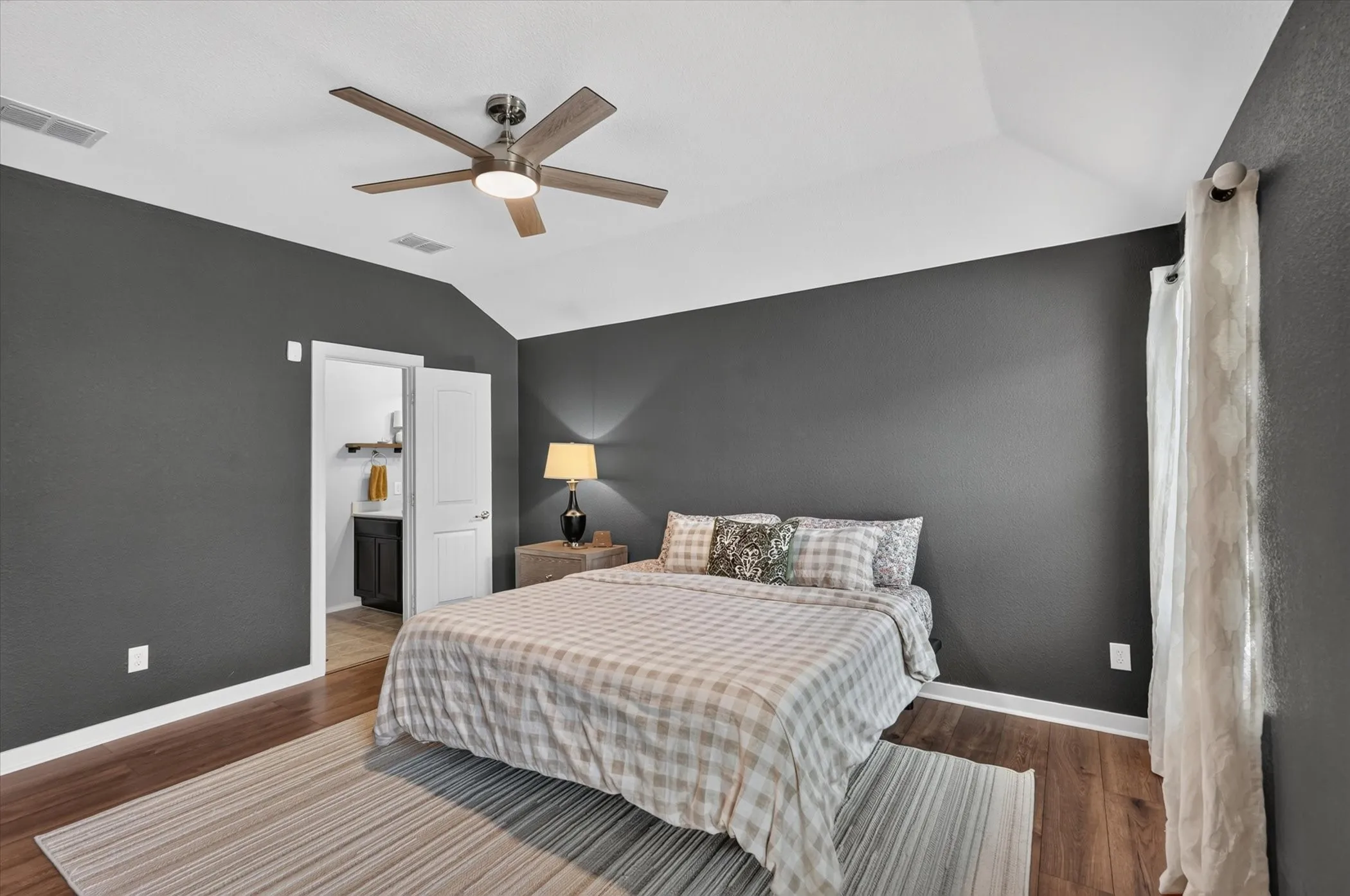 Single Family Residence For Sale in Denton County , 11820 Champion Creek Drive, Frisco, Texas 75036, 4 Bedroom, 2 Bathroom, 2 Garage spaces, 1,852 Sqft, built in 2014, mls#21356442, Real Estate Agent in Frisco, Homes For Sale in Denton county, Homes For Sale in Frisco, Realtor in Frisco Texas, Real Estate Brokerage Independent Realty Texas, Luminita Cordes Realtor
