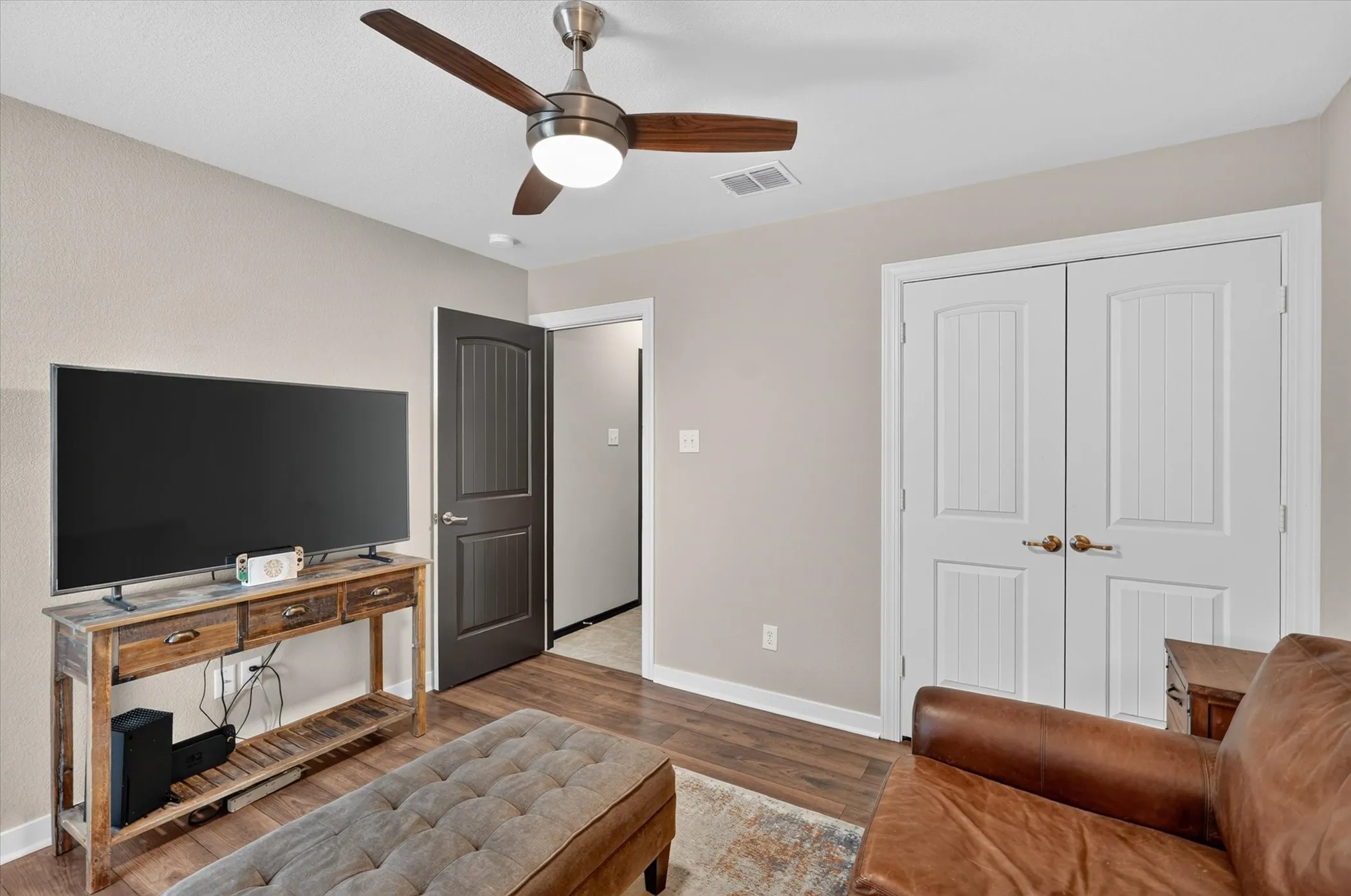 Single Family Residence For Sale in Denton County , 11820 Champion Creek Drive, Frisco, Texas 75036, 4 Bedroom, 2 Bathroom, 2 Garage spaces, 1,852 Sqft, built in 2014, mls#21356442, Real Estate Agent in Frisco, Homes For Sale in Denton county, Homes For Sale in Frisco, Realtor in Frisco Texas, Real Estate Brokerage Independent Realty Texas, Luminita Cordes Realtor