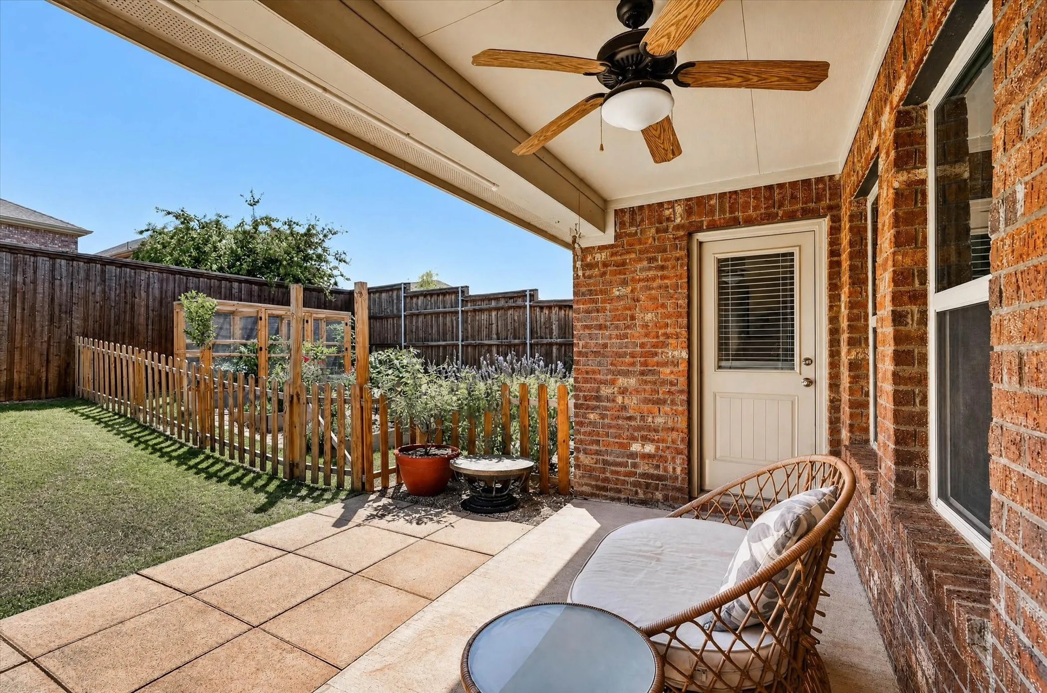 Single Family Residence For Sale in Denton County , 11820 Champion Creek Drive, Frisco, Texas 75036, 4 Bedroom, 2 Bathroom, 2 Garage spaces, 1,852 Sqft, built in 2014, mls#21356442, Real Estate Agent in Frisco, Homes For Sale in Denton county, Homes For Sale in Frisco, Realtor in Frisco Texas, Real Estate Brokerage Independent Realty Texas, Luminita Cordes Realtor