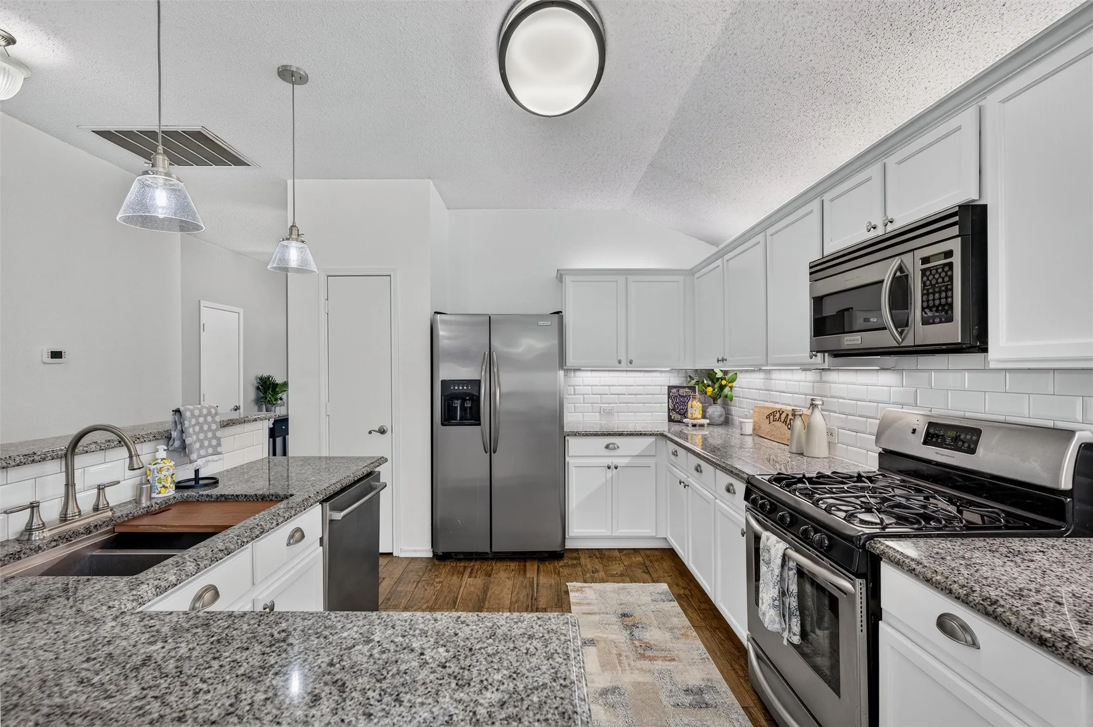 Single Family Residence For Sale in Collin County , 305 Cobblestone Drive, Wylie, Texas 75098, 4 Bedroom, 2 Bathroom, 2 Garage spaces, 2,070 Sqft, built in 2001, mls#21359617, Real Estate Agent in Wylie, Homes For Sale in Collin county, Homes For Sale in Wylie, Realtor in Wylie Texas, Real Estate Brokerage Independent Realty Texas, Luminita Cordes Realtor