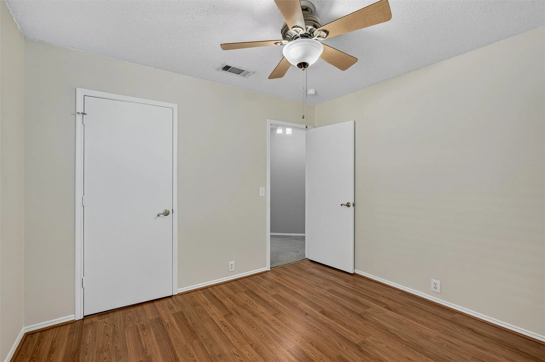 Single Family Residence For Sale in Collin County , 305 Cobblestone Drive, Wylie, Texas 75098, 4 Bedroom, 2 Bathroom, 2 Garage spaces, 2,070 Sqft, built in 2001, mls#21359617, Real Estate Agent in Wylie, Homes For Sale in Collin county, Homes For Sale in Wylie, Realtor in Wylie Texas, Real Estate Brokerage Independent Realty Texas, Luminita Cordes Realtor