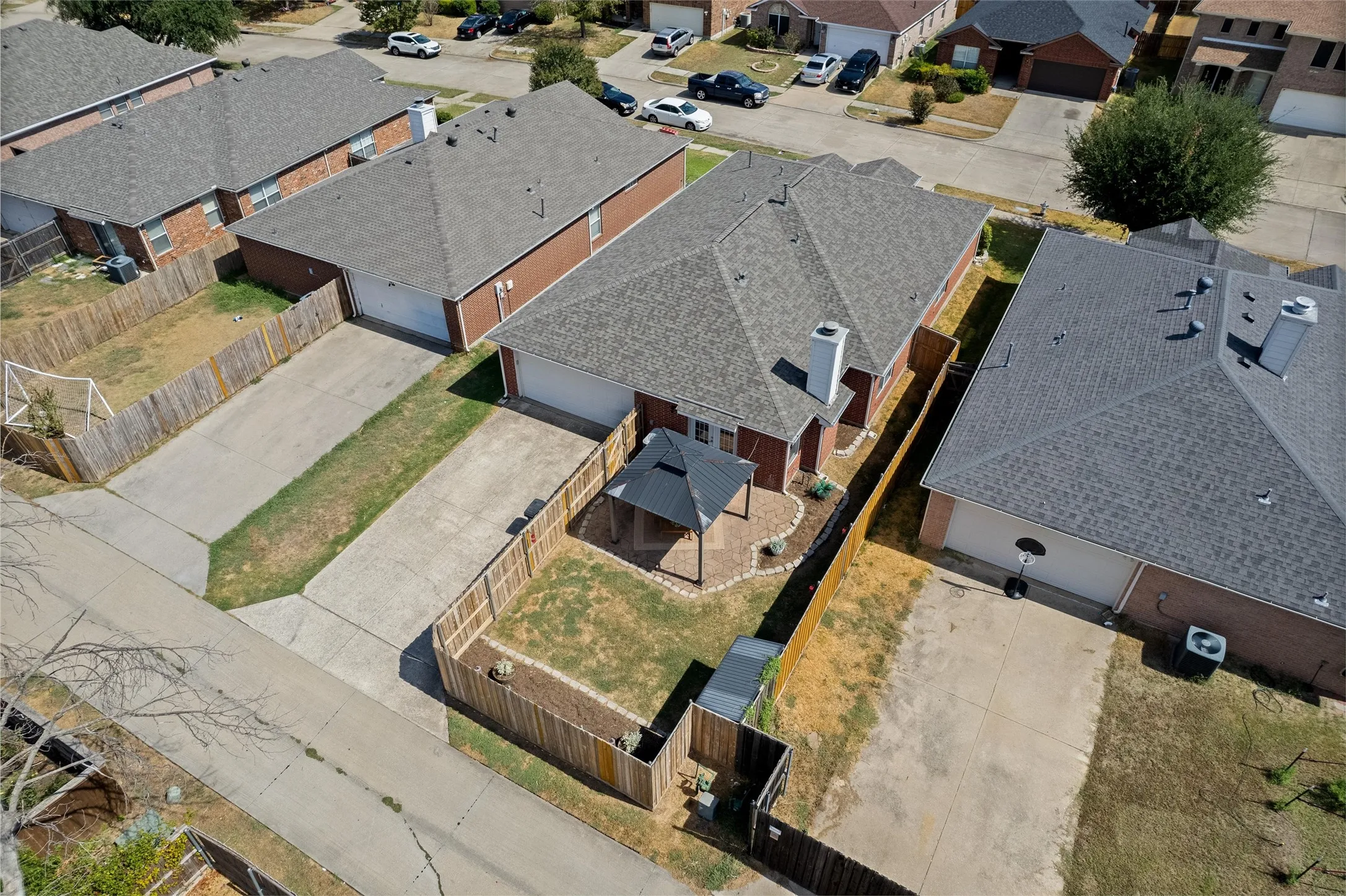 Single Family Residence For Sale in Collin County , 305 Cobblestone Drive, Wylie, Texas 75098, 4 Bedroom, 2 Bathroom, 2 Garage spaces, 2,070 Sqft, built in 2001, mls#21359617, Real Estate Agent in Wylie, Homes For Sale in Collin county, Homes For Sale in Wylie, Realtor in Wylie Texas, Real Estate Brokerage Independent Realty Texas, Luminita Cordes Realtor