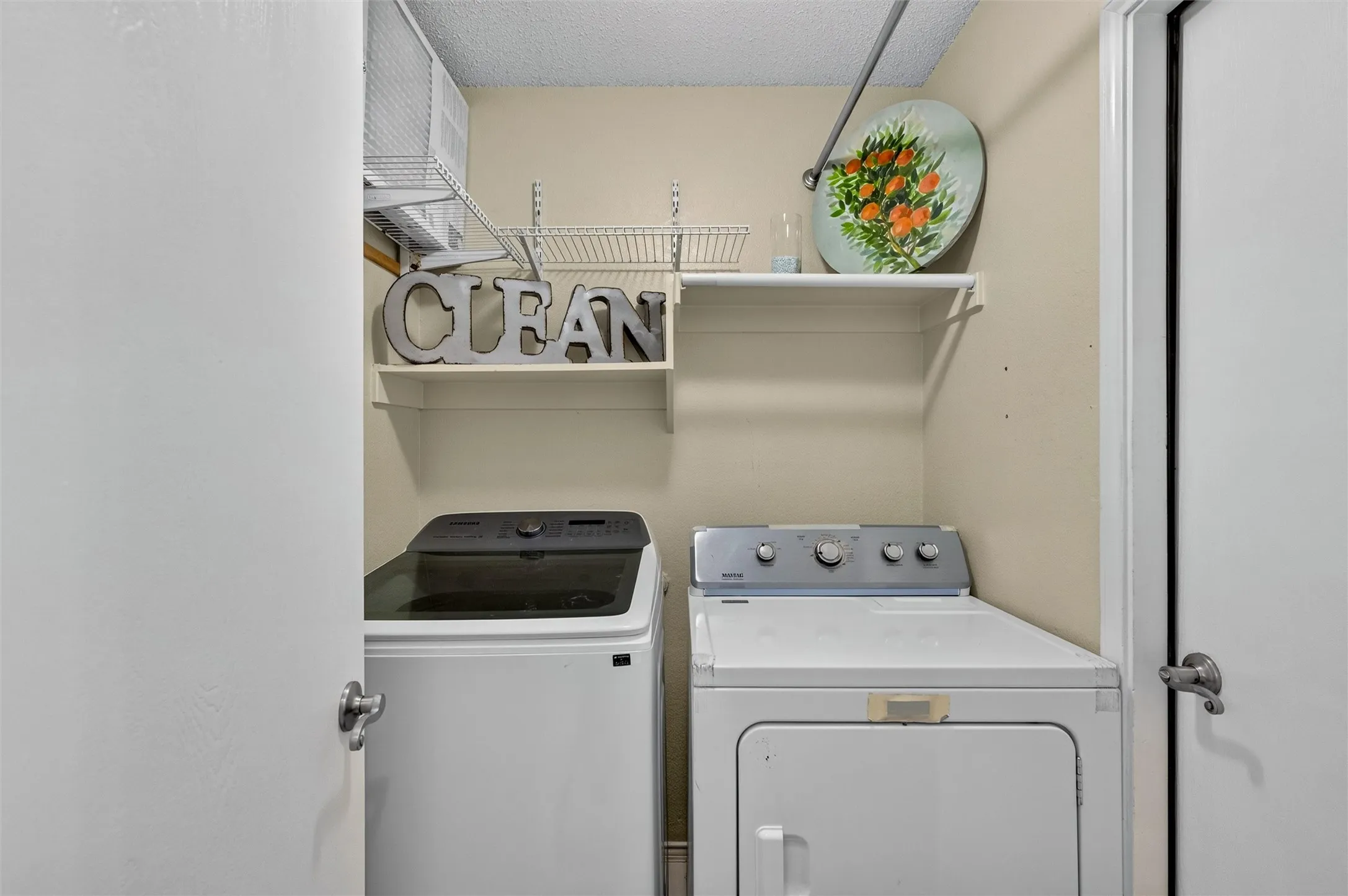 Single Family Residence For Sale in Collin County , 305 Cobblestone Drive, Wylie, Texas 75098, 4 Bedroom, 2 Bathroom, 2 Garage spaces, 2,070 Sqft, built in 2001, mls#21359617, Real Estate Agent in Wylie, Homes For Sale in Collin county, Homes For Sale in Wylie, Realtor in Wylie Texas, Real Estate Brokerage Independent Realty Texas, Luminita Cordes Realtor