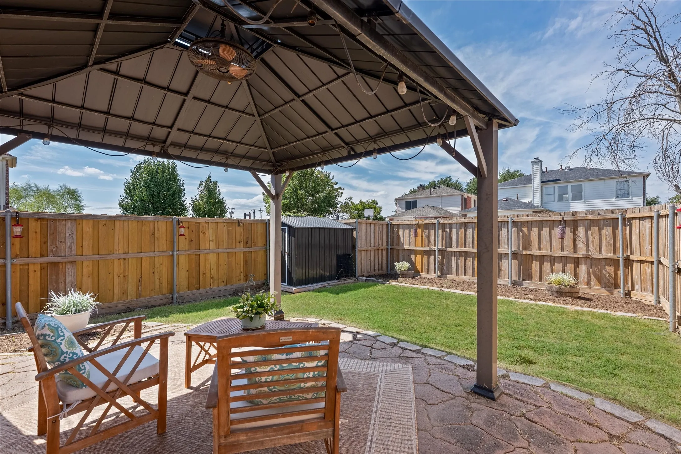 Single Family Residence For Sale in Collin County , 305 Cobblestone Drive, Wylie, Texas 75098, 4 Bedroom, 2 Bathroom, 2 Garage spaces, 2,070 Sqft, built in 2001, mls#21359617, Real Estate Agent in Wylie, Homes For Sale in Collin county, Homes For Sale in Wylie, Realtor in Wylie Texas, Real Estate Brokerage Independent Realty Texas, Luminita Cordes Realtor