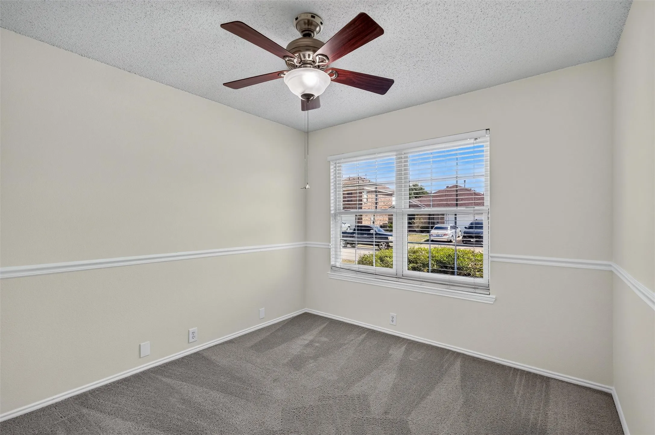 Single Family Residence For Sale in Collin County , 305 Cobblestone Drive, Wylie, Texas 75098, 4 Bedroom, 2 Bathroom, 2 Garage spaces, 2,070 Sqft, built in 2001, mls#21359617, Real Estate Agent in Wylie, Homes For Sale in Collin county, Homes For Sale in Wylie, Realtor in Wylie Texas, Real Estate Brokerage Independent Realty Texas, Luminita Cordes Realtor