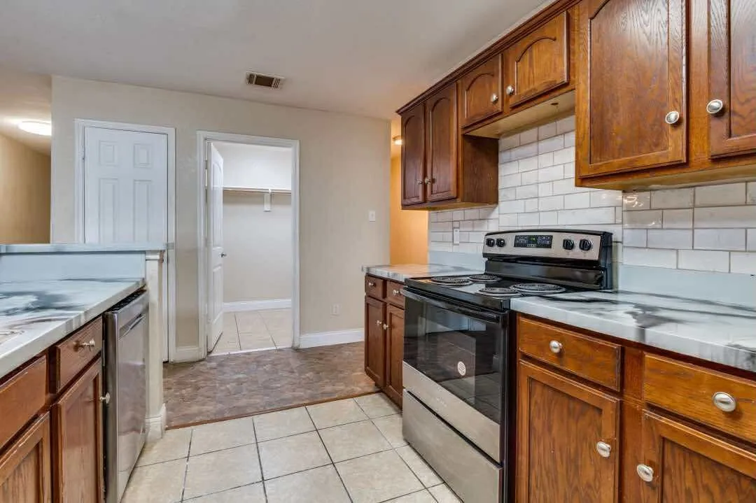 Single Family Residence For Sale in Dallas County , 2118 Augusta Street, Lancaster, Texas 75146, 4 Bedroom, 2 Bathroom, 2 Garage spaces, 1,754 Sqft, built in 2007, mls#21359621, Real Estate Agent in Lancaster, Homes For Sale in Dallas county, Homes For Sale in Lancaster, Realtor in Lancaster Texas, Real Estate Brokerage Independent Realty Texas, Luminita Cordes Realtor