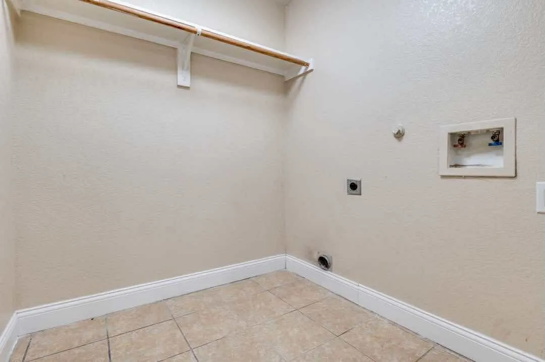Single Family Residence For Sale in Dallas County , 2118 Augusta Street, Lancaster, Texas 75146, 4 Bedroom, 2 Bathroom, 2 Garage spaces, 1,754 Sqft, built in 2007, mls#21359621, Real Estate Agent in Lancaster, Homes For Sale in Dallas county, Homes For Sale in Lancaster, Realtor in Lancaster Texas, Real Estate Brokerage Independent Realty Texas, Luminita Cordes Realtor