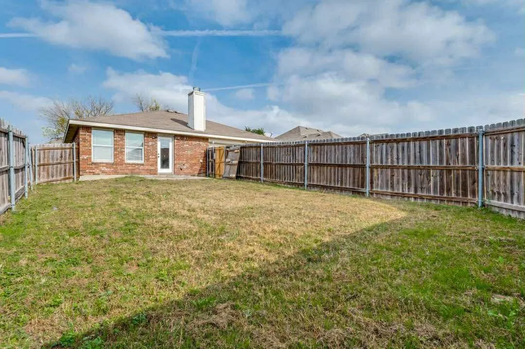 Single Family Residence For Sale in Dallas County , 2118 Augusta Street, Lancaster, Texas 75146, 4 Bedroom, 2 Bathroom, 2 Garage spaces, 1,754 Sqft, built in 2007, mls#21359621, Real Estate Agent in Lancaster, Homes For Sale in Dallas county, Homes For Sale in Lancaster, Realtor in Lancaster Texas, Real Estate Brokerage Independent Realty Texas, Luminita Cordes Realtor