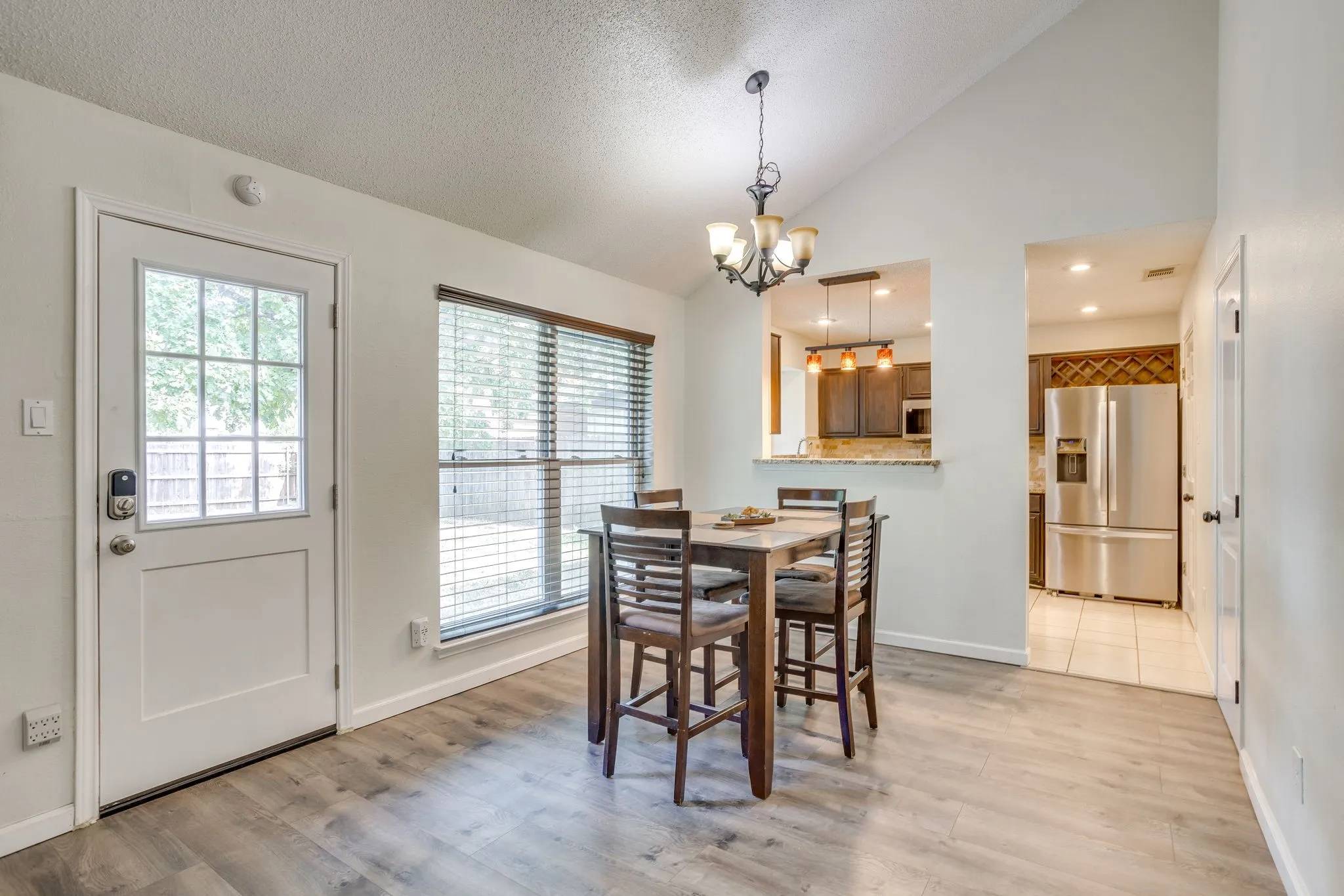 Single Family Residence For Sale in Tarrant County , 6411 Brooklawn Drive, Arlington, Texas 76018, 3 Bedroom, 2 Bathroom, 2 Garage spaces, 1,117 Sqft, built in 1987, Price $350,000, mls#21358590, Real Estate Agent in Arlington, Homes For Sale in Tarrant county, Homes For Sale in Arlington, Realtor in Arlington Texas, Real Estate Brokerage Independent Realty Texas, Luminita Cordes Realtor