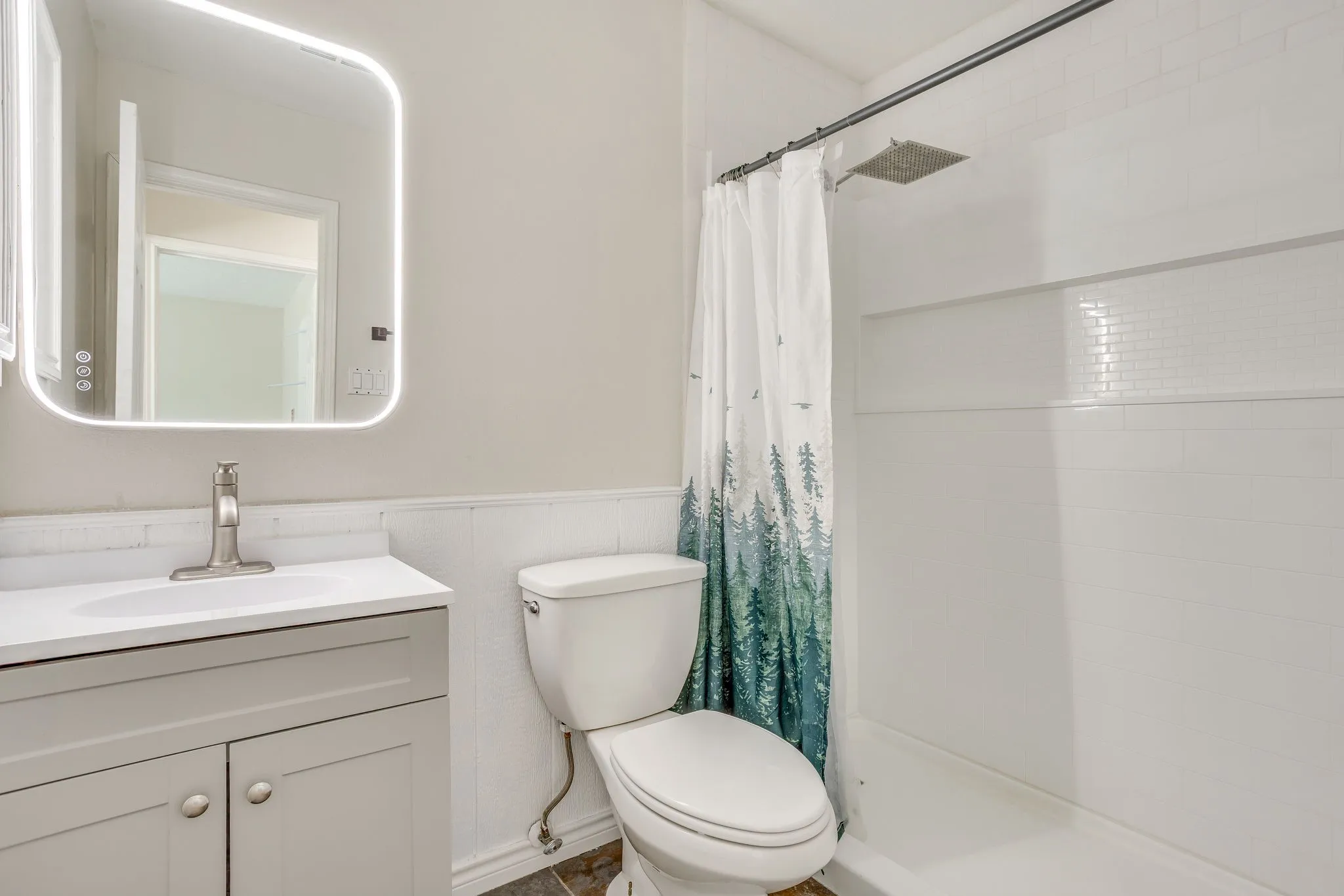 Single Family Residence For Sale in Tarrant County , 6411 Brooklawn Drive, Arlington, Texas 76018, 3 Bedroom, 2 Bathroom, 2 Garage spaces, 1,117 Sqft, built in 1987, Price $350,000, mls#21358590, Real Estate Agent in Arlington, Homes For Sale in Tarrant county, Homes For Sale in Arlington, Realtor in Arlington Texas, Real Estate Brokerage Independent Realty Texas, Luminita Cordes Realtor