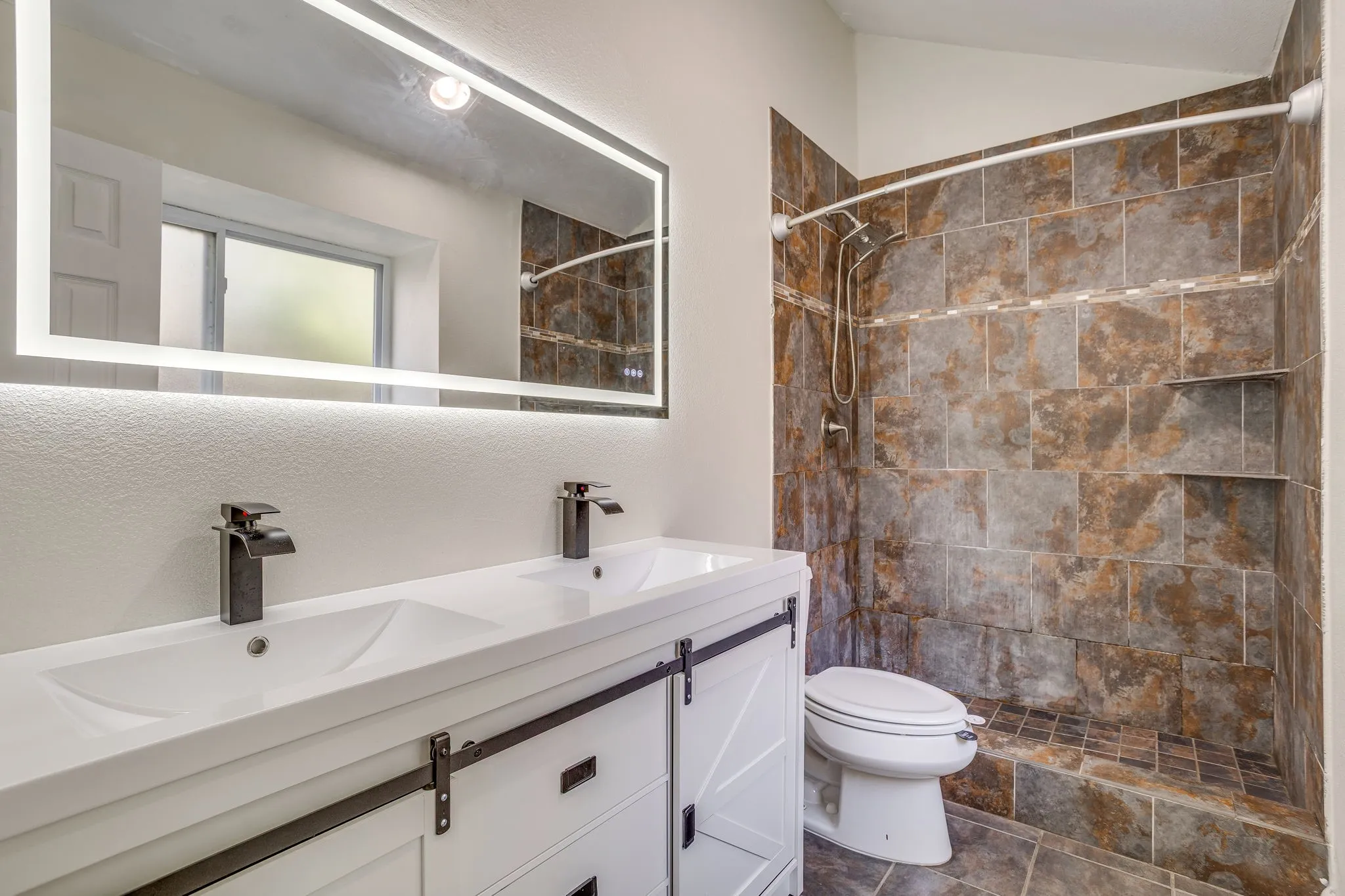 Single Family Residence For Sale in Tarrant County , 6411 Brooklawn Drive, Arlington, Texas 76018, 3 Bedroom, 2 Bathroom, 2 Garage spaces, 1,117 Sqft, built in 1987, Price $350,000, mls#21358590, Real Estate Agent in Arlington, Homes For Sale in Tarrant county, Homes For Sale in Arlington, Realtor in Arlington Texas, Real Estate Brokerage Independent Realty Texas, Luminita Cordes Realtor
