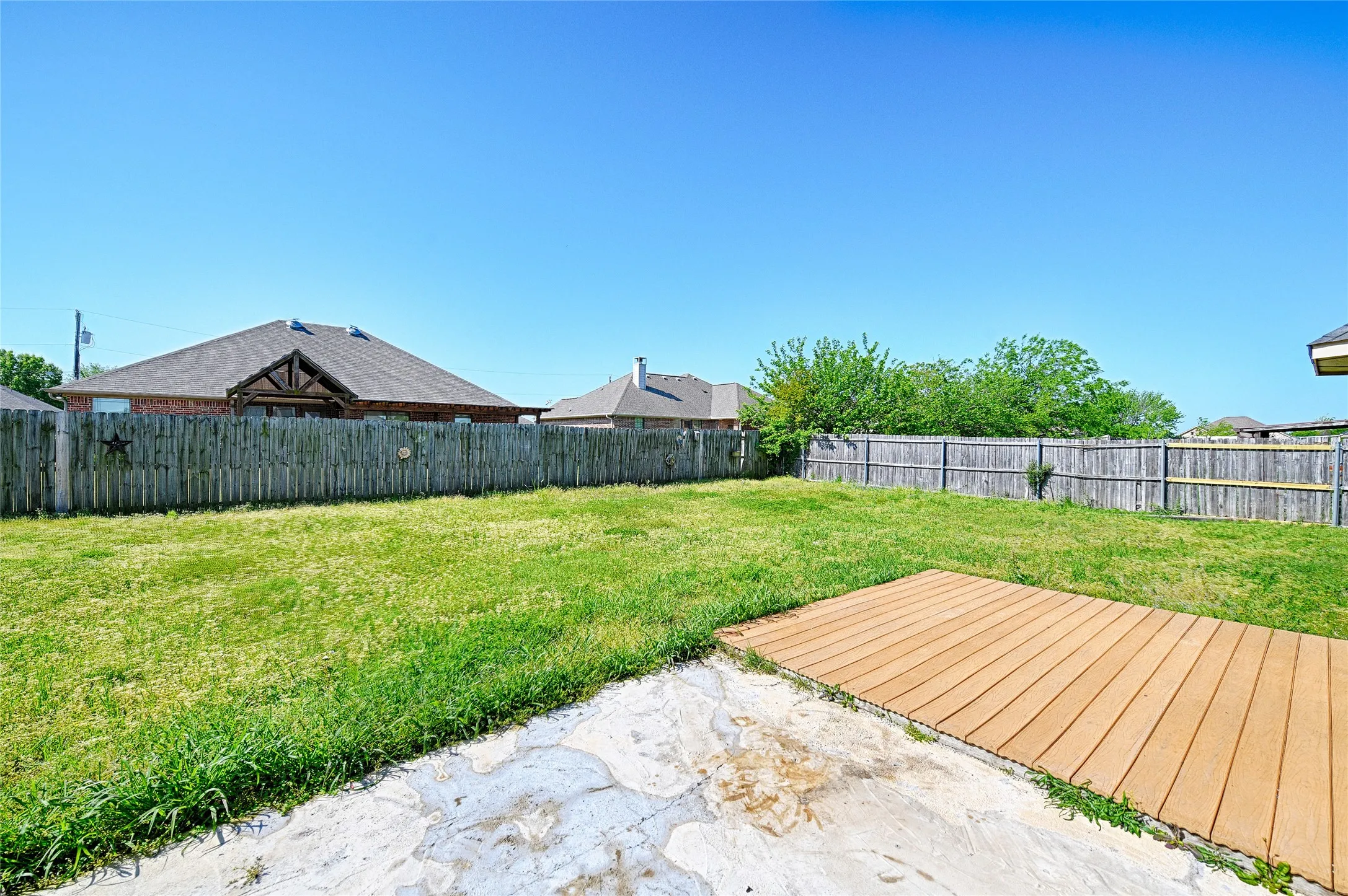 Single Family Residence For Sale in Henderson County , 307 W Alene Drive, Mabank, Texas 75147, 4 Bedroom, 2 Bathroom, 2 Garage spaces, 1,802 Sqft, built in 2013, mls#21354959, Real Estate Agent in Mabank, Homes For Sale in Henderson county, Homes For Sale in Mabank, Realtor in Mabank Texas, Real Estate Brokerage Independent Realty Texas, Luminita Cordes Realtor