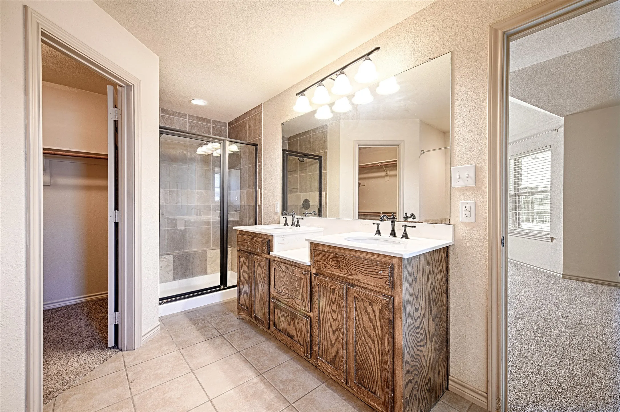 Single Family Residence For Sale in Henderson County , 307 W Alene Drive, Mabank, Texas 75147, 4 Bedroom, 2 Bathroom, 2 Garage spaces, 1,802 Sqft, built in 2013, mls#21354959, Real Estate Agent in Mabank, Homes For Sale in Henderson county, Homes For Sale in Mabank, Realtor in Mabank Texas, Real Estate Brokerage Independent Realty Texas, Luminita Cordes Realtor