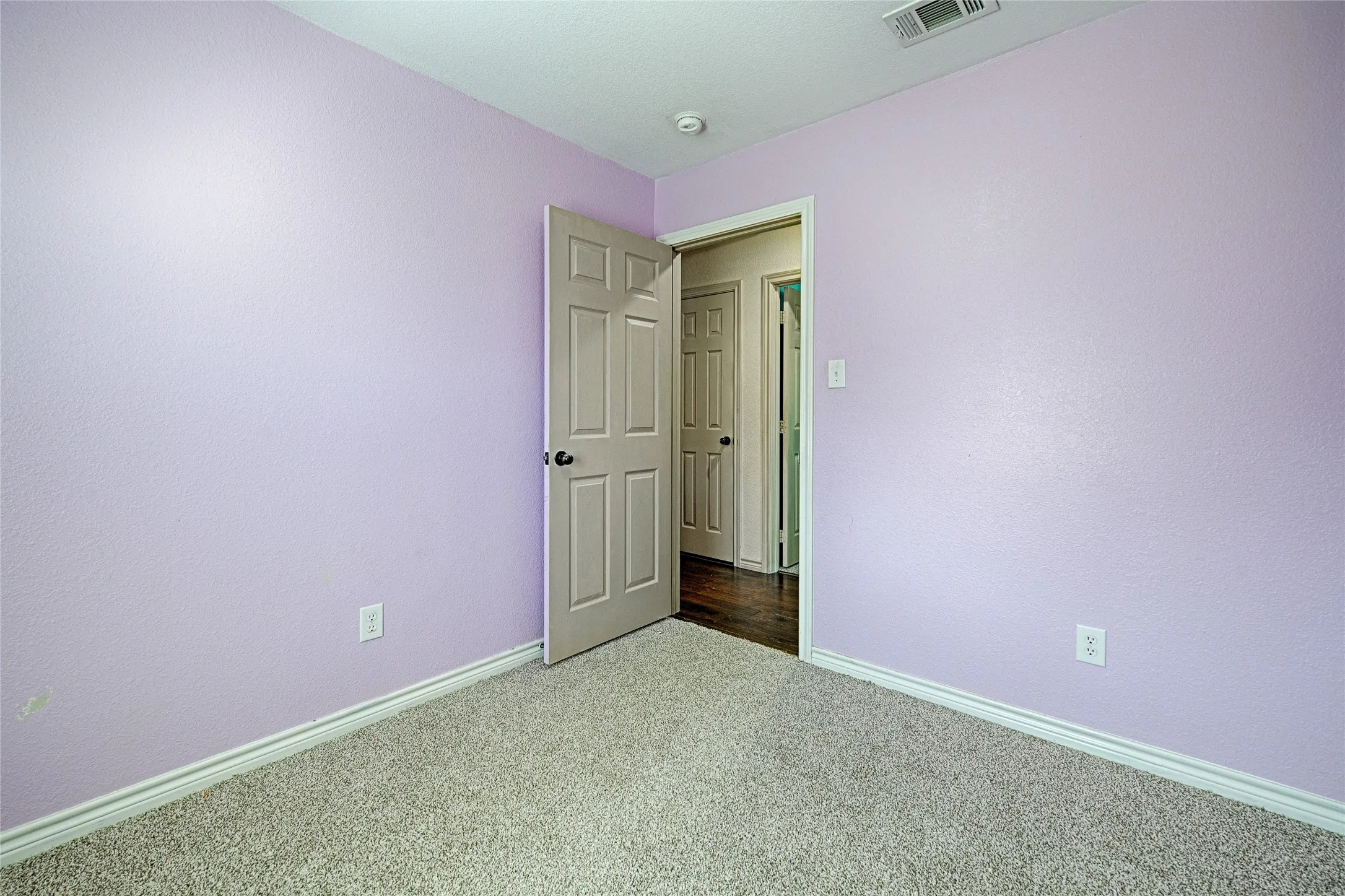 Single Family Residence For Sale in Henderson County , 307 W Alene Drive, Mabank, Texas 75147, 4 Bedroom, 2 Bathroom, 2 Garage spaces, 1,802 Sqft, built in 2013, mls#21354959, Real Estate Agent in Mabank, Homes For Sale in Henderson county, Homes For Sale in Mabank, Realtor in Mabank Texas, Real Estate Brokerage Independent Realty Texas, Luminita Cordes Realtor