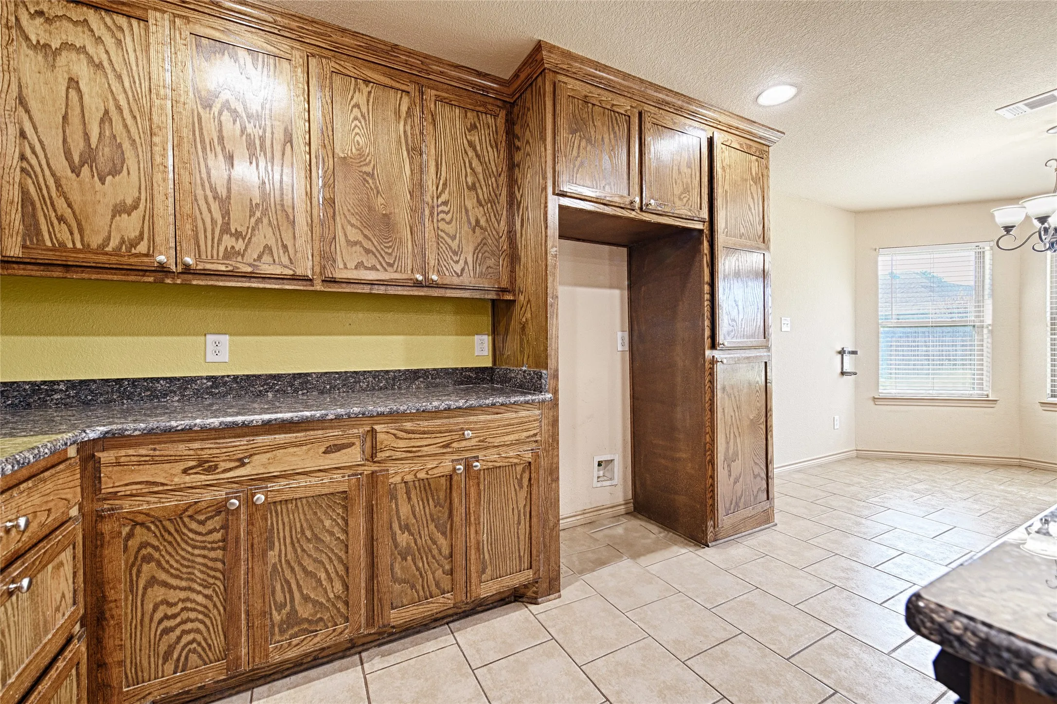 Single Family Residence For Sale in Henderson County , 307 W Alene Drive, Mabank, Texas 75147, 4 Bedroom, 2 Bathroom, 2 Garage spaces, 1,802 Sqft, built in 2013, mls#21354959, Real Estate Agent in Mabank, Homes For Sale in Henderson county, Homes For Sale in Mabank, Realtor in Mabank Texas, Real Estate Brokerage Independent Realty Texas, Luminita Cordes Realtor