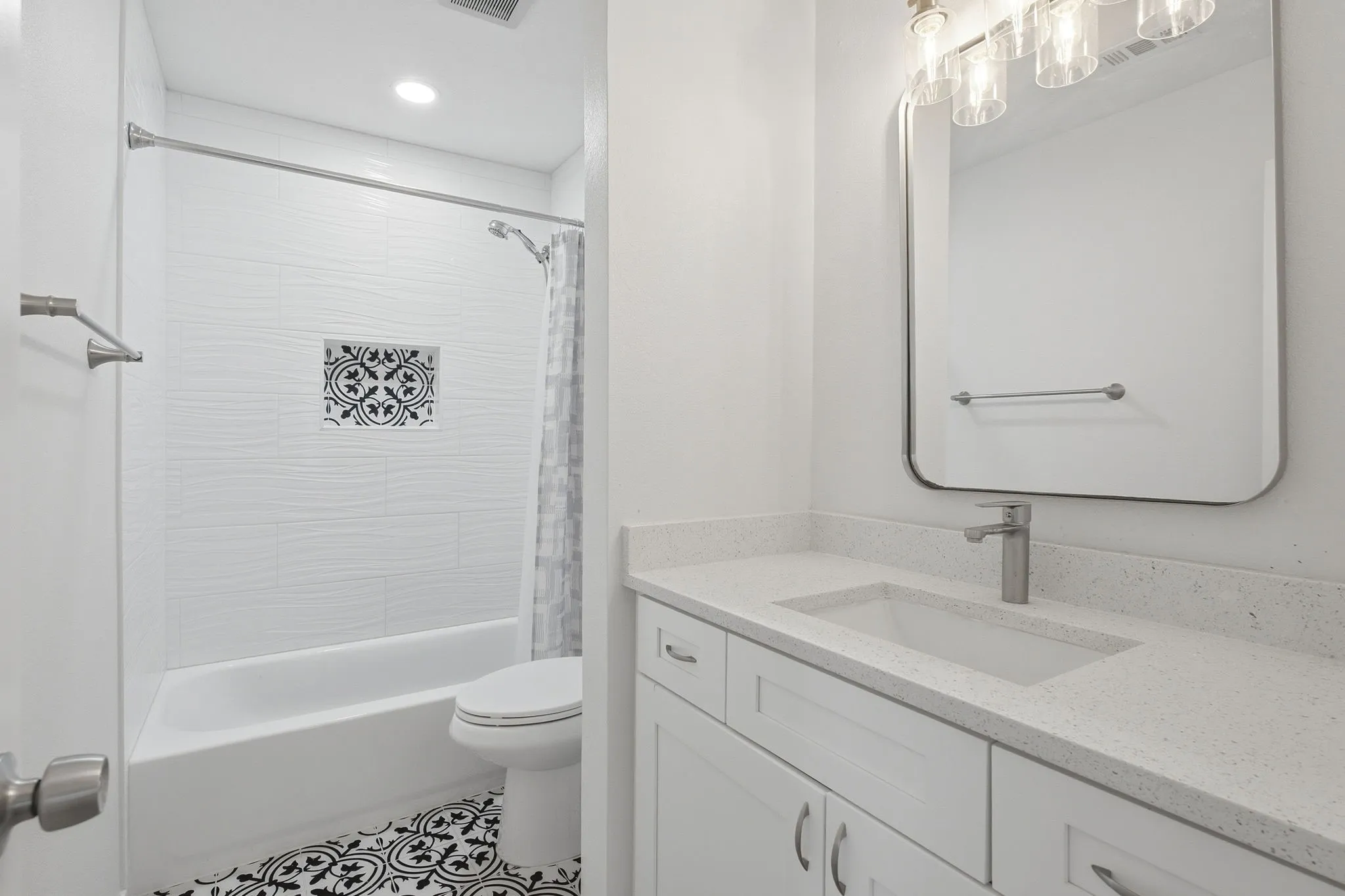 Single Family Residence For Sale in Collin County , 409 W Jefferson Street, Wylie, Texas 75098, 3 Bedroom, 2 Bathroom, 2 Garage spaces, 1,415 Sqft, built in 1985, mls#21358473, Real Estate Agent in Wylie, Homes For Sale in Collin county, Homes For Sale in Wylie, Realtor in Wylie Texas, Real Estate Brokerage Independent Realty Texas, Luminita Cordes Realtor