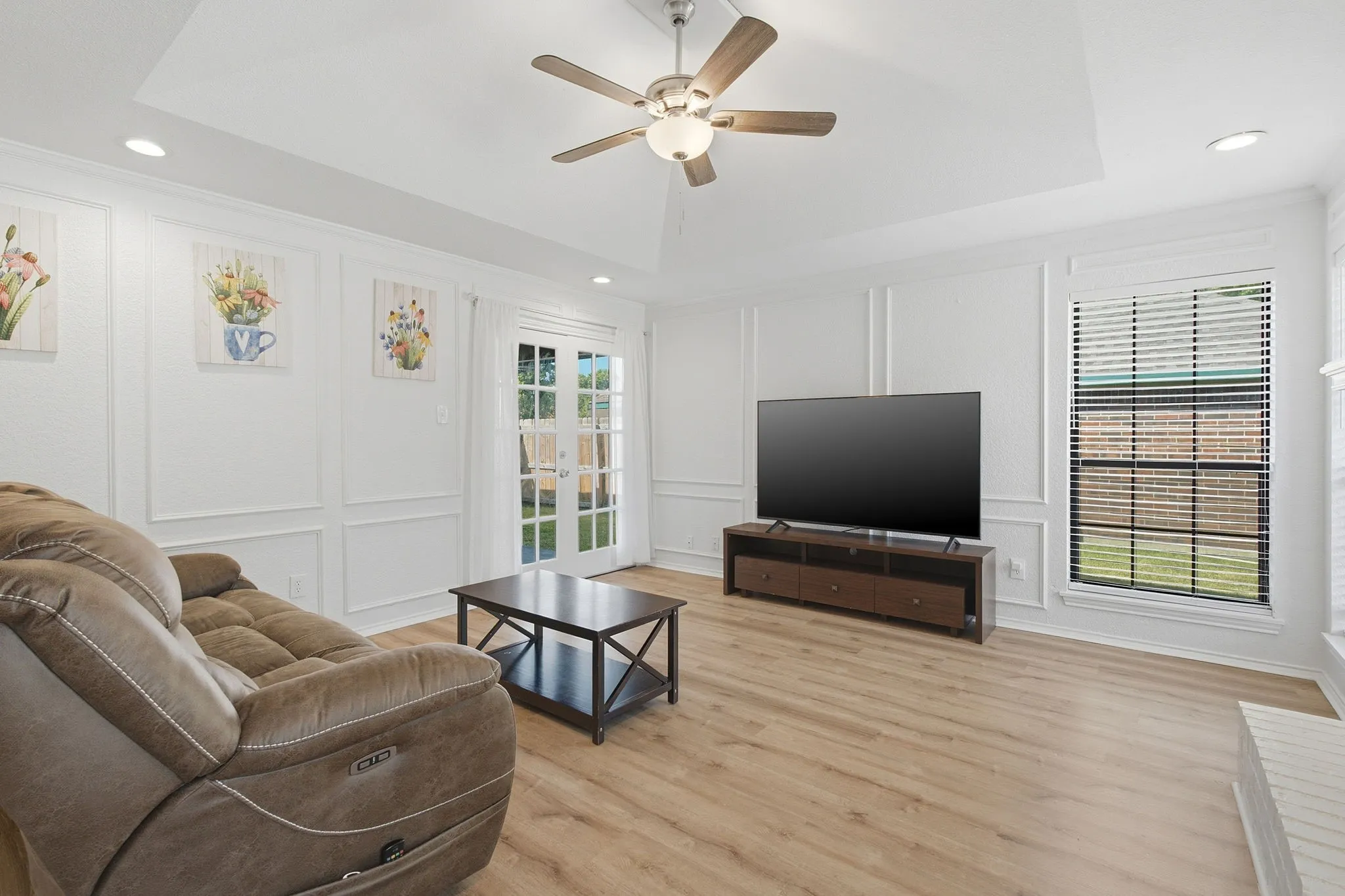 Single Family Residence For Sale in Collin County , 409 W Jefferson Street, Wylie, Texas 75098, 3 Bedroom, 2 Bathroom, 2 Garage spaces, 1,415 Sqft, built in 1985, mls#21358473, Real Estate Agent in Wylie, Homes For Sale in Collin county, Homes For Sale in Wylie, Realtor in Wylie Texas, Real Estate Brokerage Independent Realty Texas, Luminita Cordes Realtor