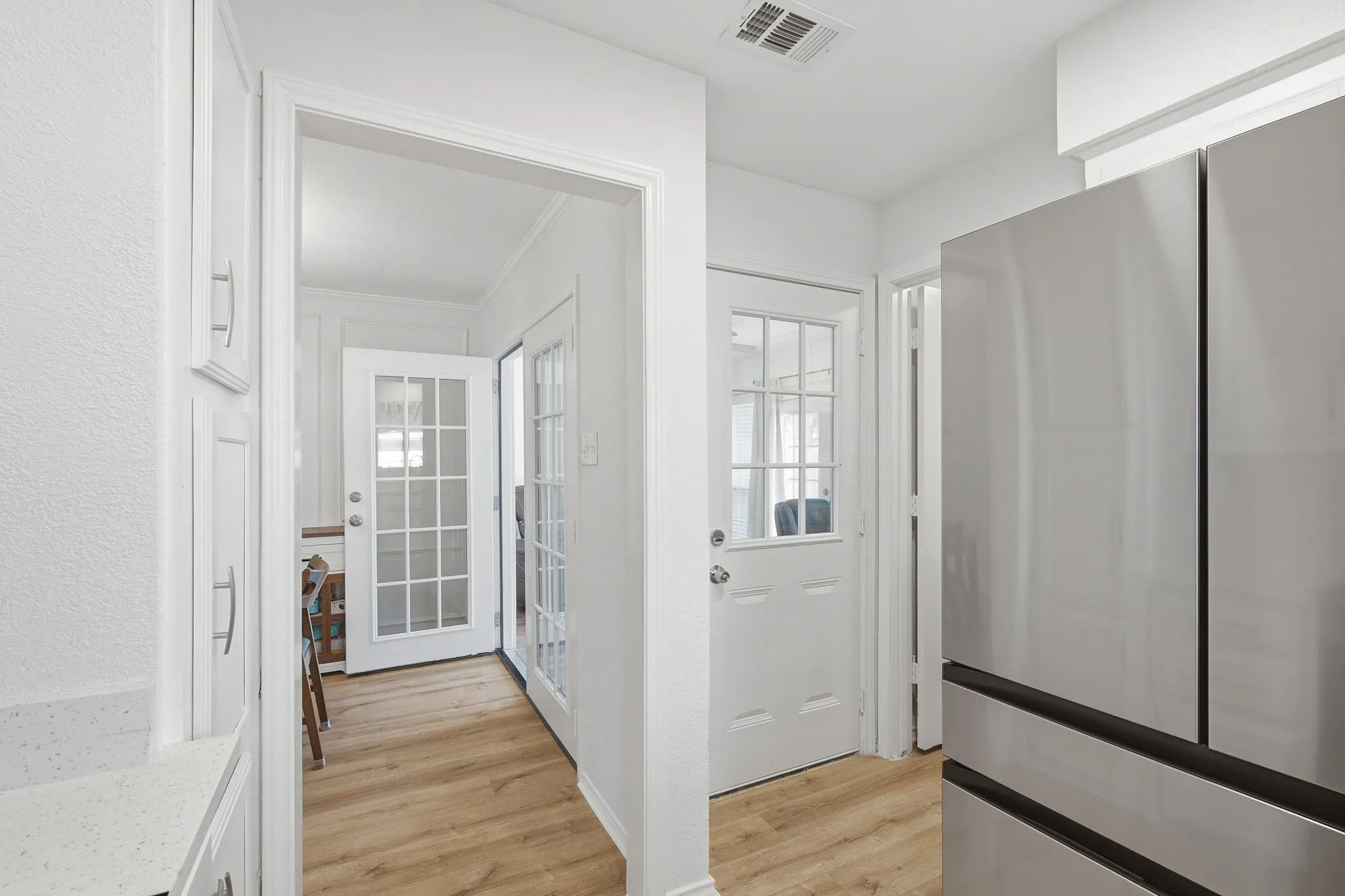 Single Family Residence For Sale in Collin County , 409 W Jefferson Street, Wylie, Texas 75098, 3 Bedroom, 2 Bathroom, 2 Garage spaces, 1,415 Sqft, built in 1985, mls#21358473, Real Estate Agent in Wylie, Homes For Sale in Collin county, Homes For Sale in Wylie, Realtor in Wylie Texas, Real Estate Brokerage Independent Realty Texas, Luminita Cordes Realtor