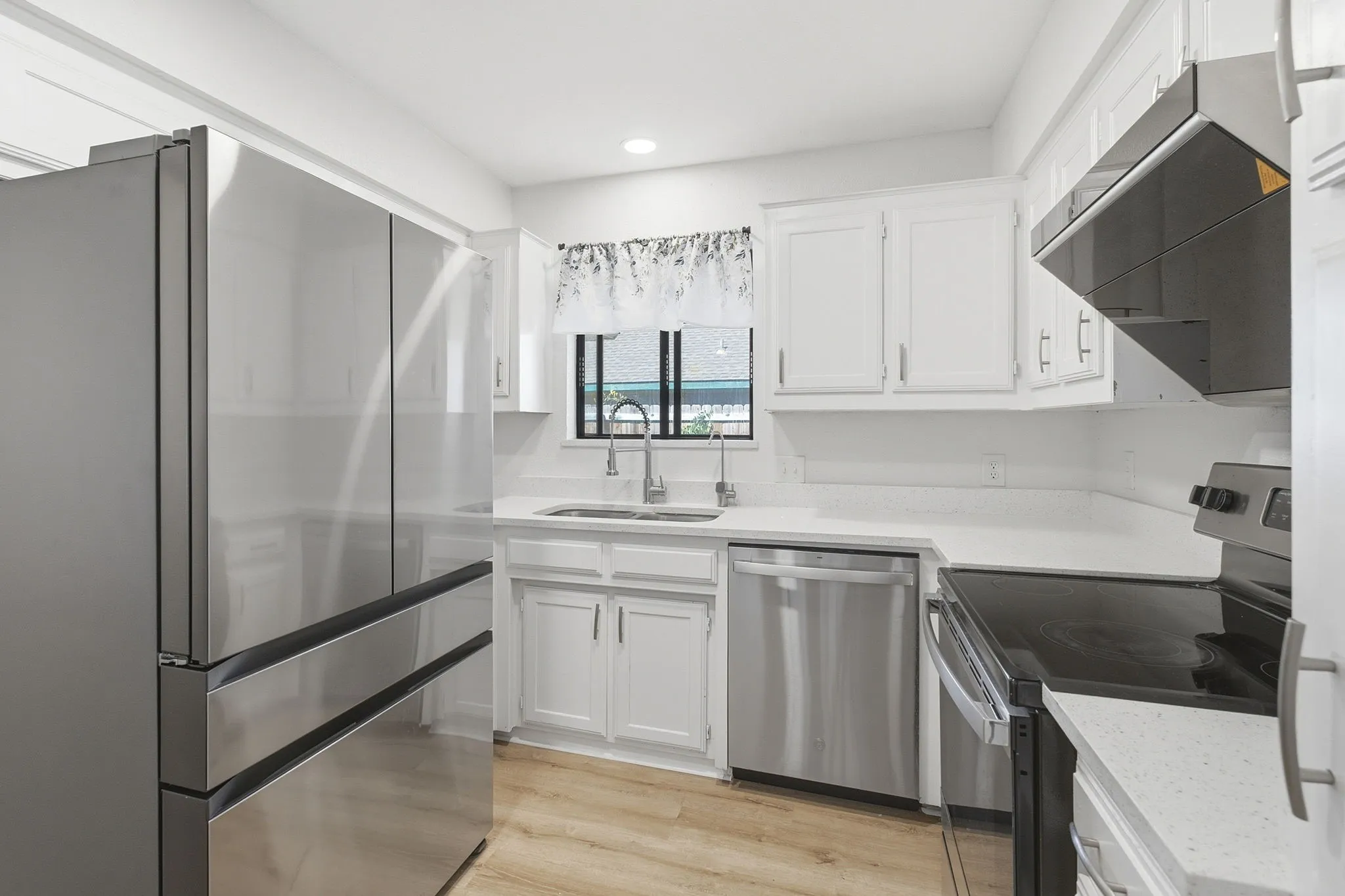 Single Family Residence For Sale in Collin County , 409 W Jefferson Street, Wylie, Texas 75098, 3 Bedroom, 2 Bathroom, 2 Garage spaces, 1,415 Sqft, built in 1985, mls#21358473, Real Estate Agent in Wylie, Homes For Sale in Collin county, Homes For Sale in Wylie, Realtor in Wylie Texas, Real Estate Brokerage Independent Realty Texas, Luminita Cordes Realtor