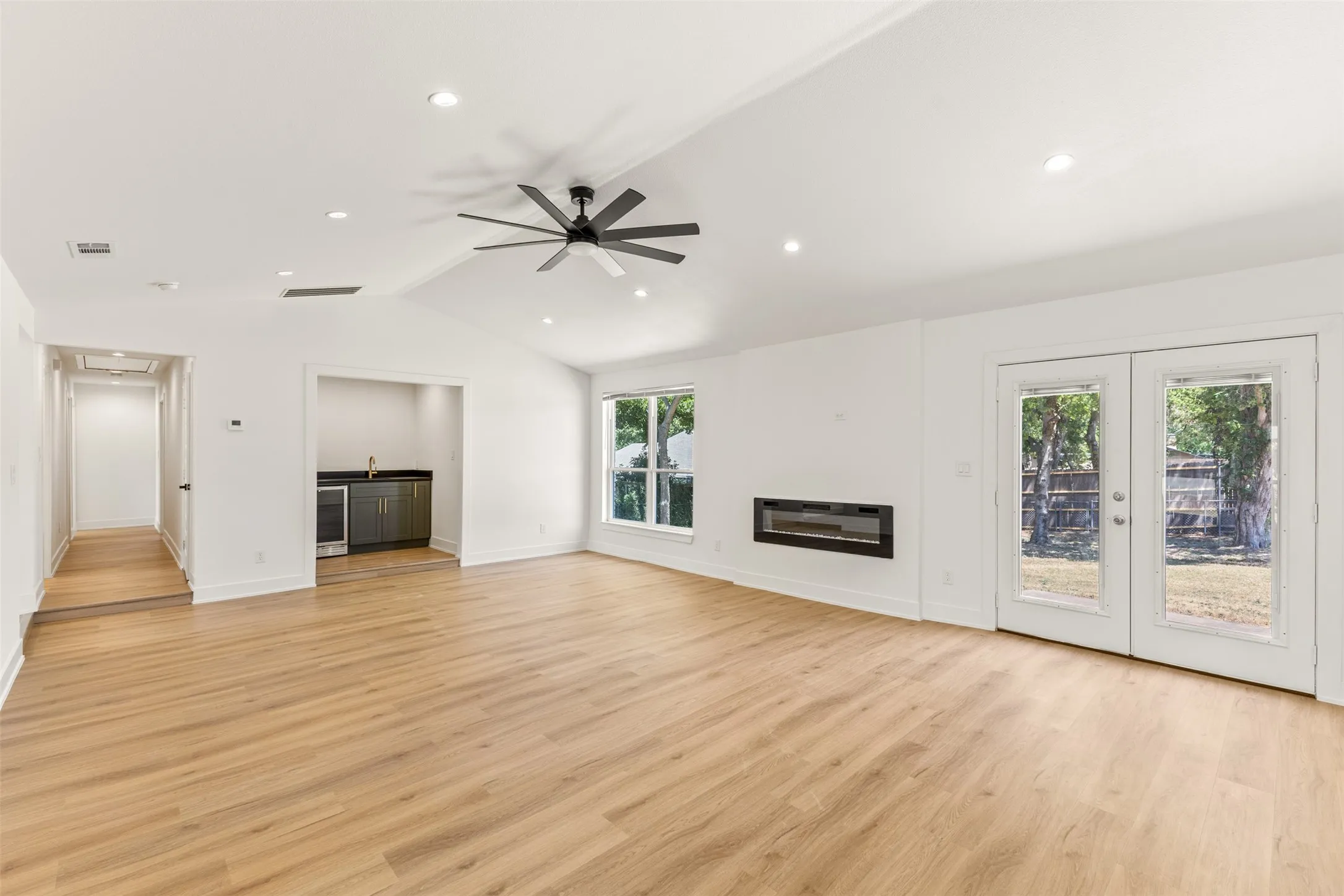 Single Family Residence For Rent in Dallas County , 423 Rita Lane, Duncanville, Texas 75116, 3 Bedroom, 2 Bathroom, 2 Garage spaces, 1,829 Sqft, built in 1973, mls#21359442, Real Estate Agent in Duncanville, Homes For Rent in Dallas county, Homes For Rent in Duncanville, Realtor in Duncanville Texas, Real Estate Brokerage Independent Realty Texas, Luminita Cordes Realtor