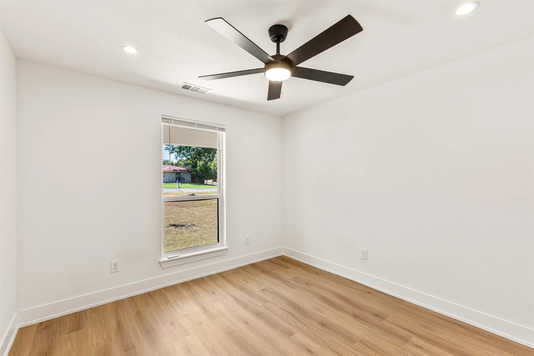 Single Family Residence For Rent in Dallas County , 423 Rita Lane, Duncanville, Texas 75116, 3 Bedroom, 2 Bathroom, 2 Garage spaces, 1,829 Sqft, built in 1973, mls#21359442, Real Estate Agent in Duncanville, Homes For Rent in Dallas county, Homes For Rent in Duncanville, Realtor in Duncanville Texas, Real Estate Brokerage Independent Realty Texas, Luminita Cordes Realtor