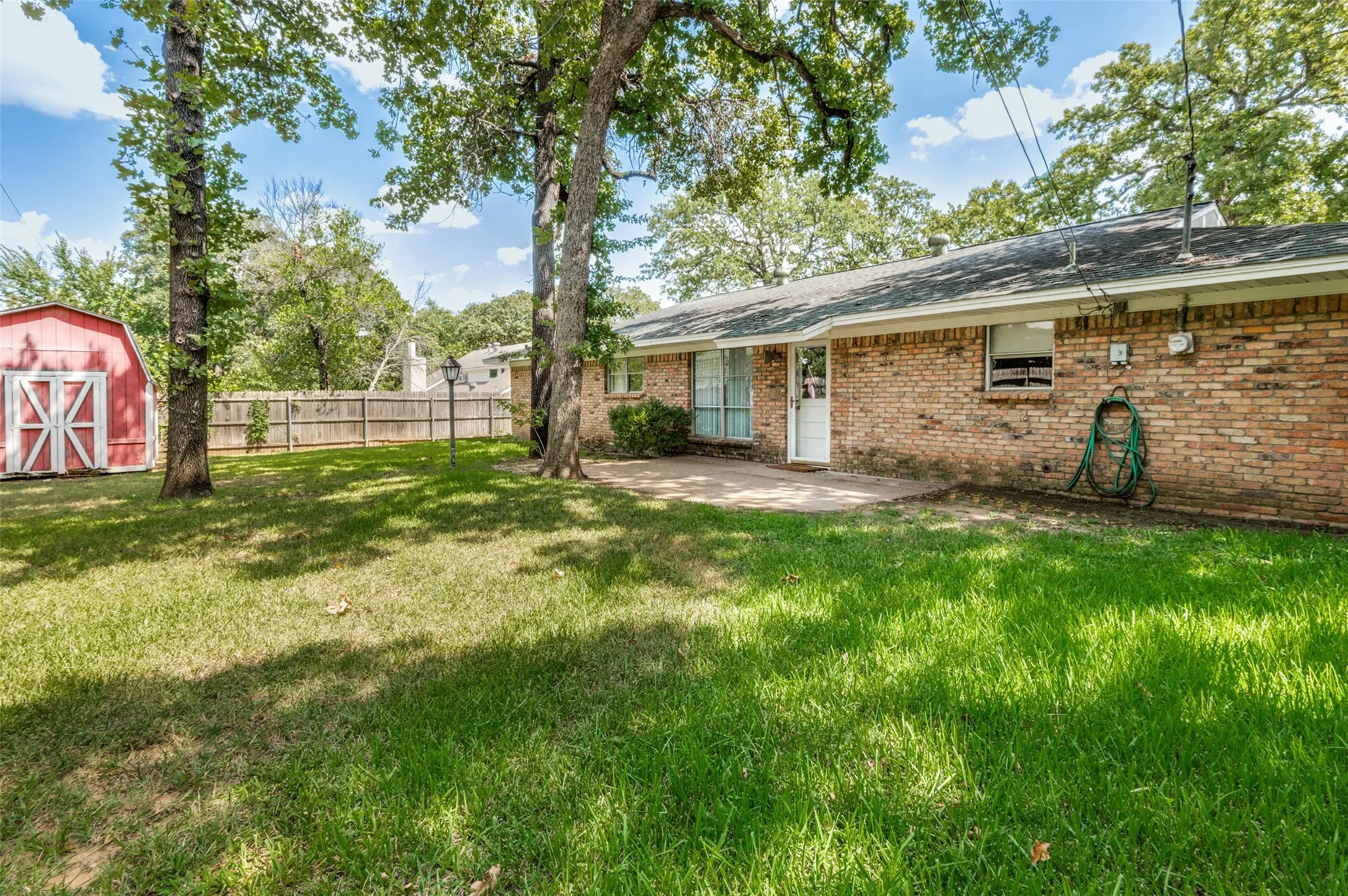 Single Family Residence For Sale in Tarrant County , 608 W Cheryl Avenue, Hurst, Texas 76053, 4 Bedroom, 2 Bathroom, 1 Garage spaces, 1,983 Sqft, built in 1960, Price $325,000, mls#21356158, Real Estate Agent in Hurst, Homes For Sale in Tarrant county, Homes For Sale in Hurst, Realtor in Hurst Texas, Real Estate Brokerage Independent Realty Texas, Luminita Cordes Realtor