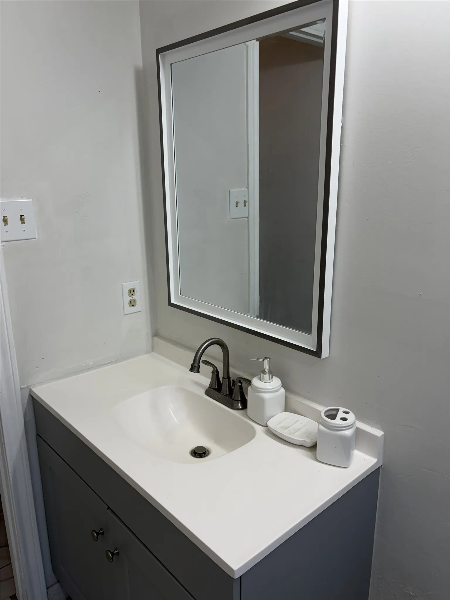 Single Family Residence For Sale in Tarrant County , 3002 Barrington Place, Arlington, Texas 76014, 3 Bedroom, 3 Bathroom, 2 Garage spaces, 2,177 Sqft, built in 1978, mls#21355364, Real Estate Agent in Arlington, Homes For Sale in Tarrant county, Homes For Sale in Arlington, Realtor in Arlington Texas, Real Estate Brokerage Independent Realty Texas, Luminita Cordes Realtor
