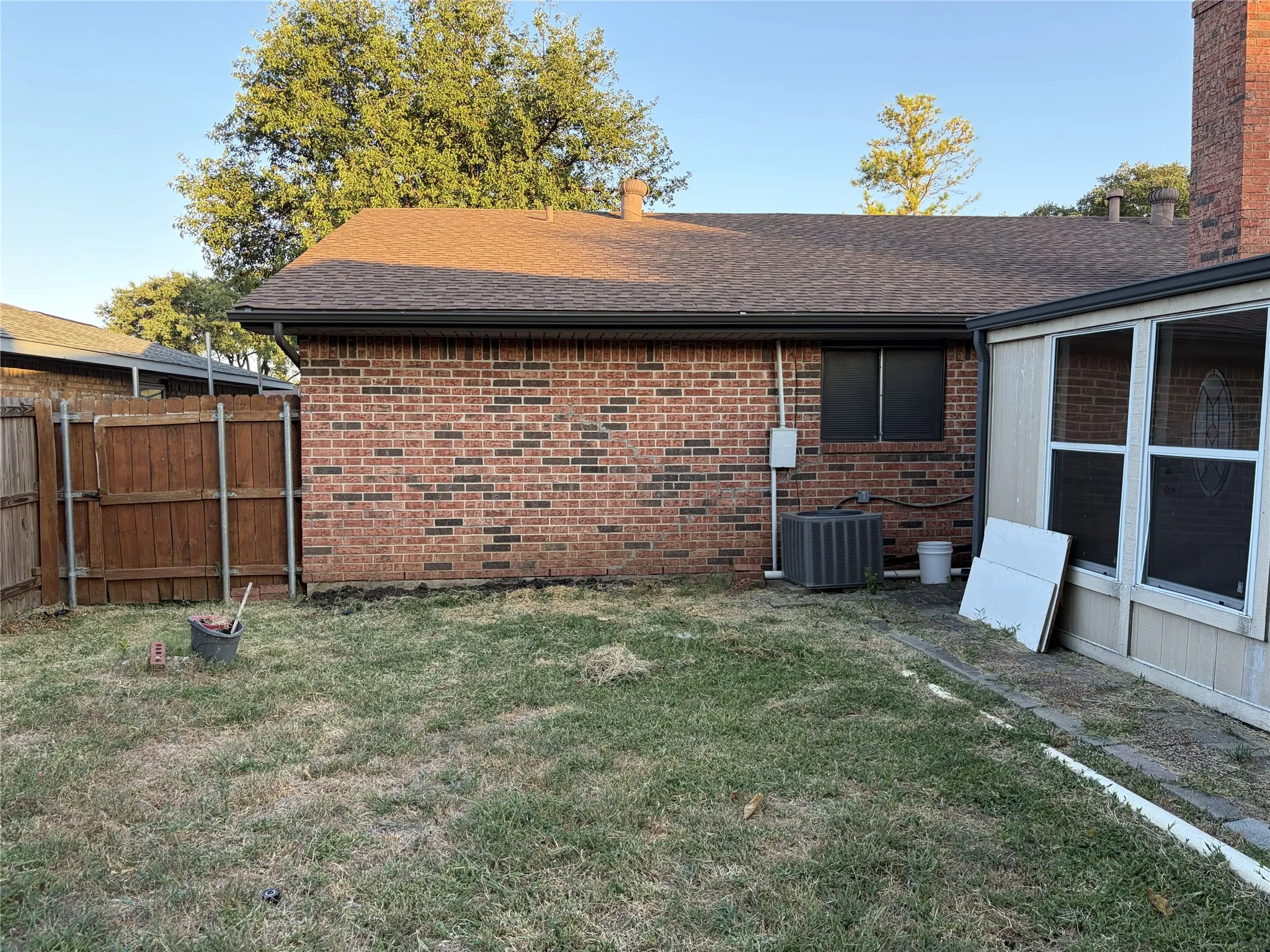 Single Family Residence For Sale in Tarrant County , 3002 Barrington Place, Arlington, Texas 76014, 3 Bedroom, 3 Bathroom, 2 Garage spaces, 2,177 Sqft, built in 1978, mls#21355364, Real Estate Agent in Arlington, Homes For Sale in Tarrant county, Homes For Sale in Arlington, Realtor in Arlington Texas, Real Estate Brokerage Independent Realty Texas, Luminita Cordes Realtor