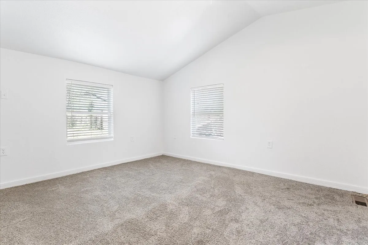 Single Family Residence For Rent in Dallas County , 2635 Carpenter Avenue, Dallas, Texas 75215, 3 Bedroom, 2 Bathroom, Garage spaces, 1,045 Sqft, built in 1935, mls#21359640, Real Estate Agent in Dallas, Homes For Rent in Dallas county, Homes For Rent in Dallas, Realtor in Dallas Texas, Real Estate Brokerage Independent Realty Texas, Luminita Cordes Realtor